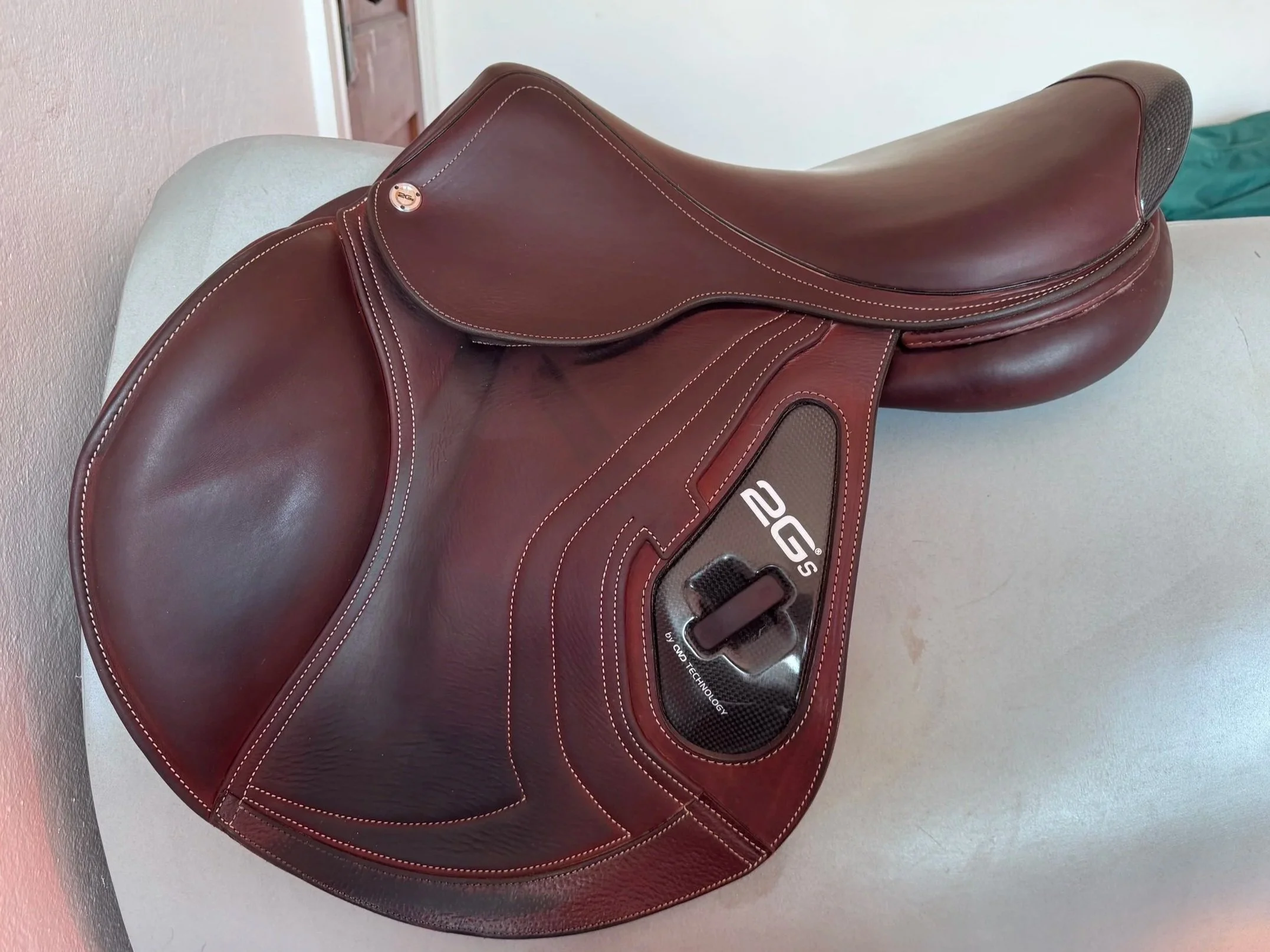 18" CWD SE26 2Gs Saddle - 2022 - 2C - Full Buffalo - MINT! - Left View 8