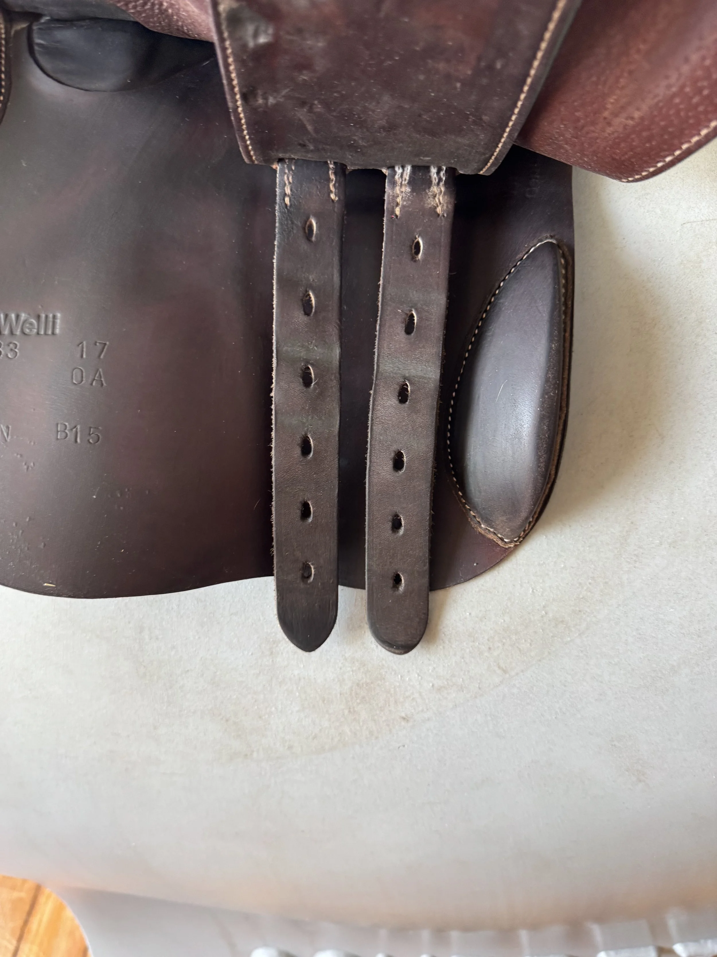 15.5" Voltaire Welli Saddle - Full Buffalo - Left Billets