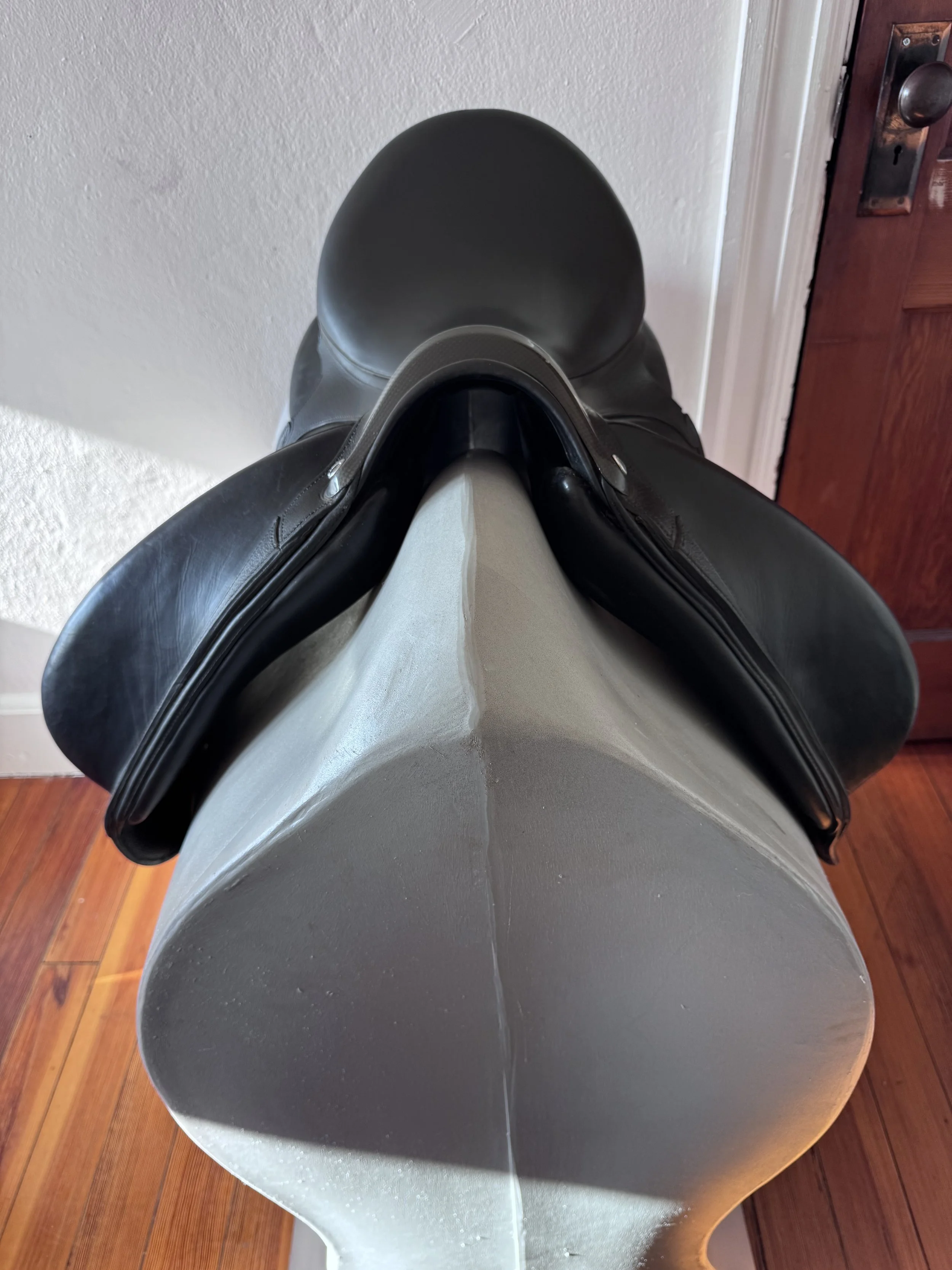 18" Devoucoux Makila Harmonie Dressage Saddle - 2018 - 2A - Front Panels 2