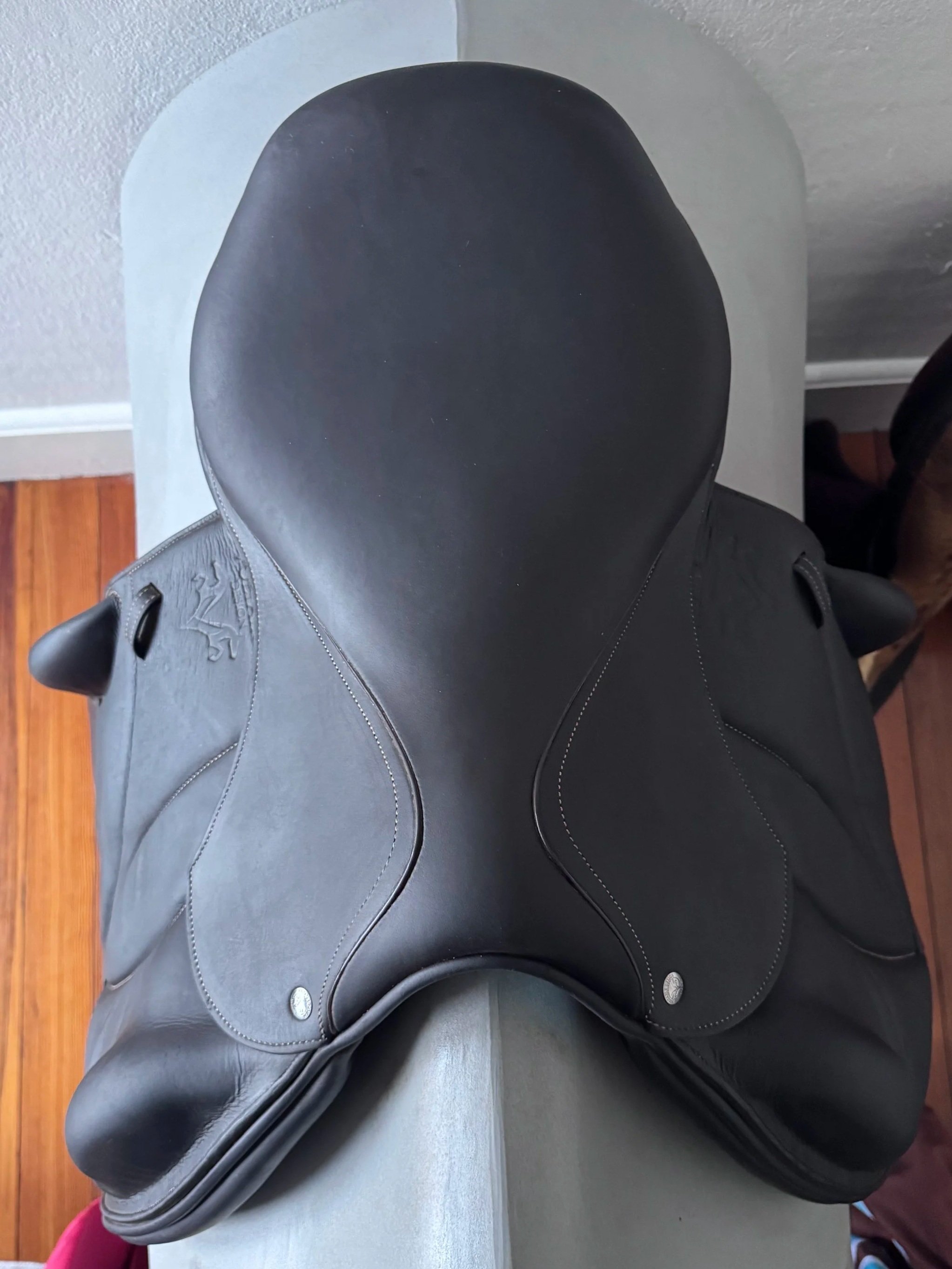 16.5" Voltaire Lexington PRO Monoflap Saddle - 2023 - 1A - Full Buffalo - Seat 1