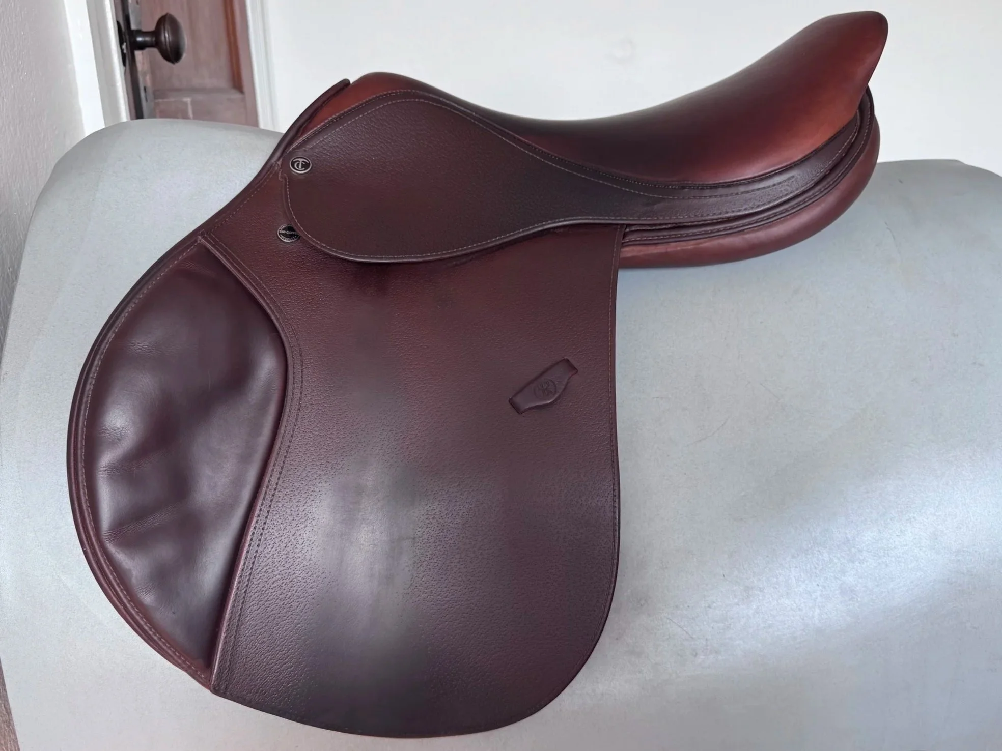 18.5" / 18" Tad Coffin TC2SR SmartRide Performance Saddle - 2020 - Left View 1