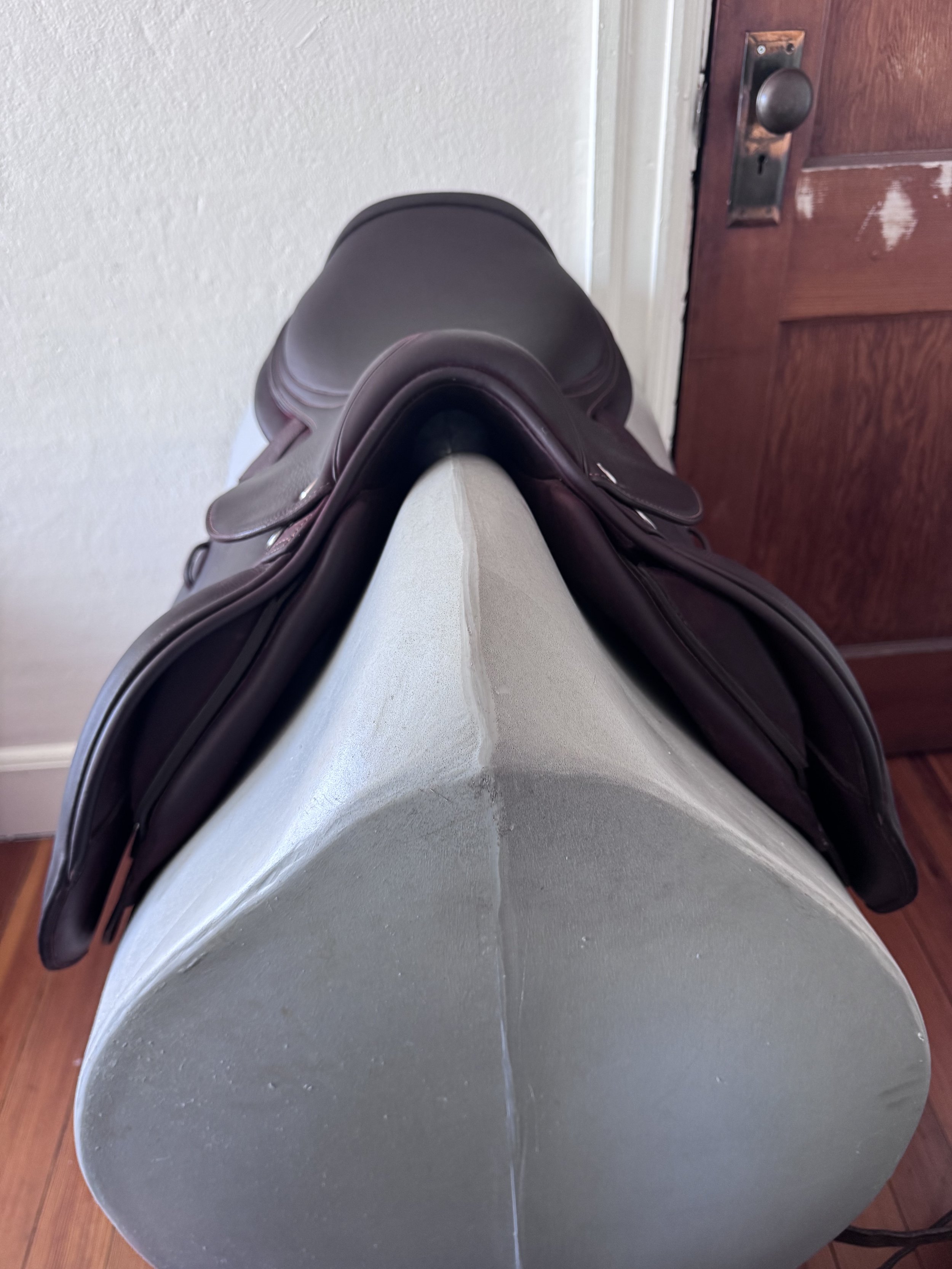 17.5" CWD SE38 Mademoiselle Hunter 2Gs Saddle - 2024 - 2LH - Full Buffalo - MINT - Front Panels