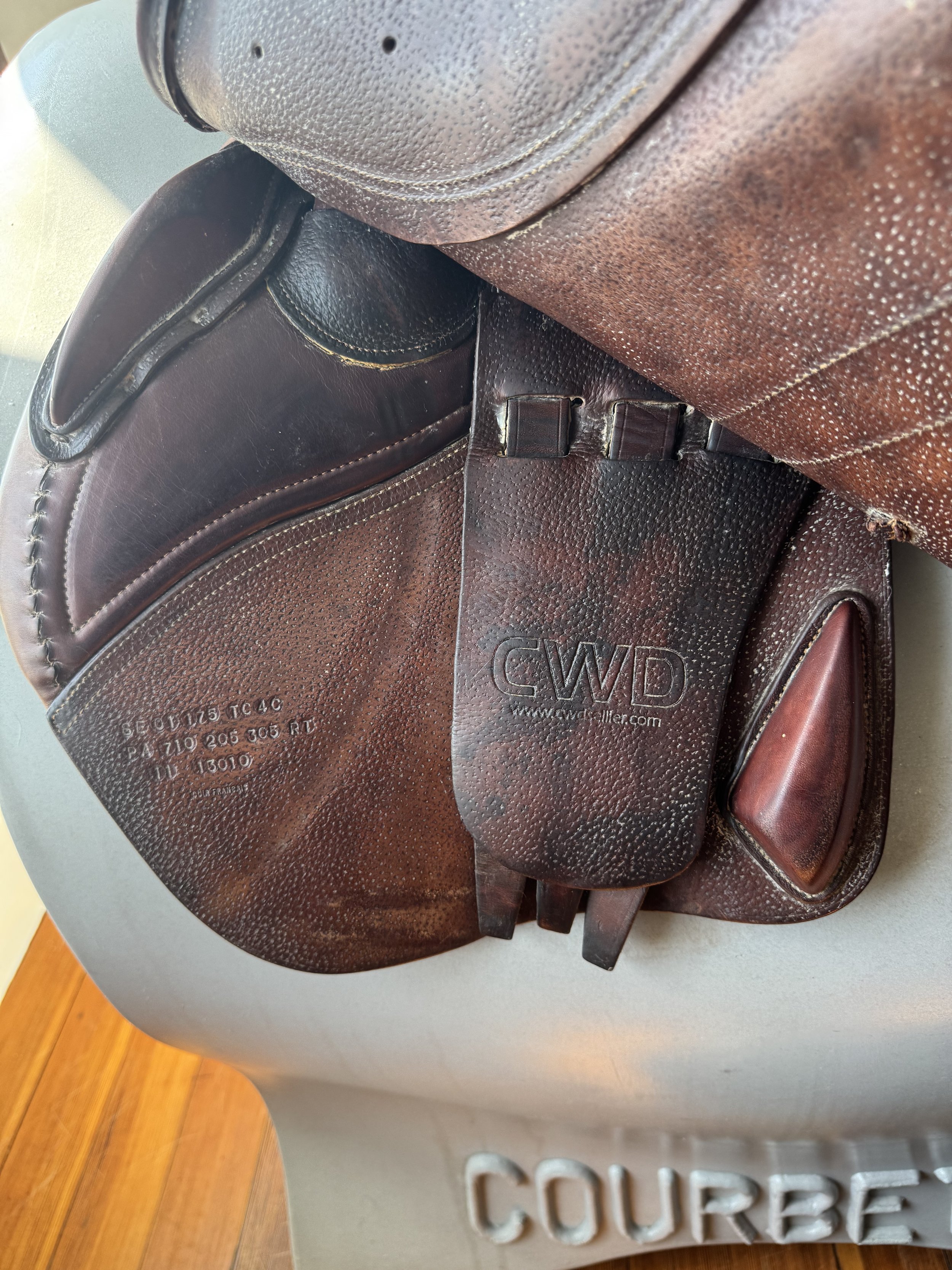 17.5" CWD SE01 Saddle