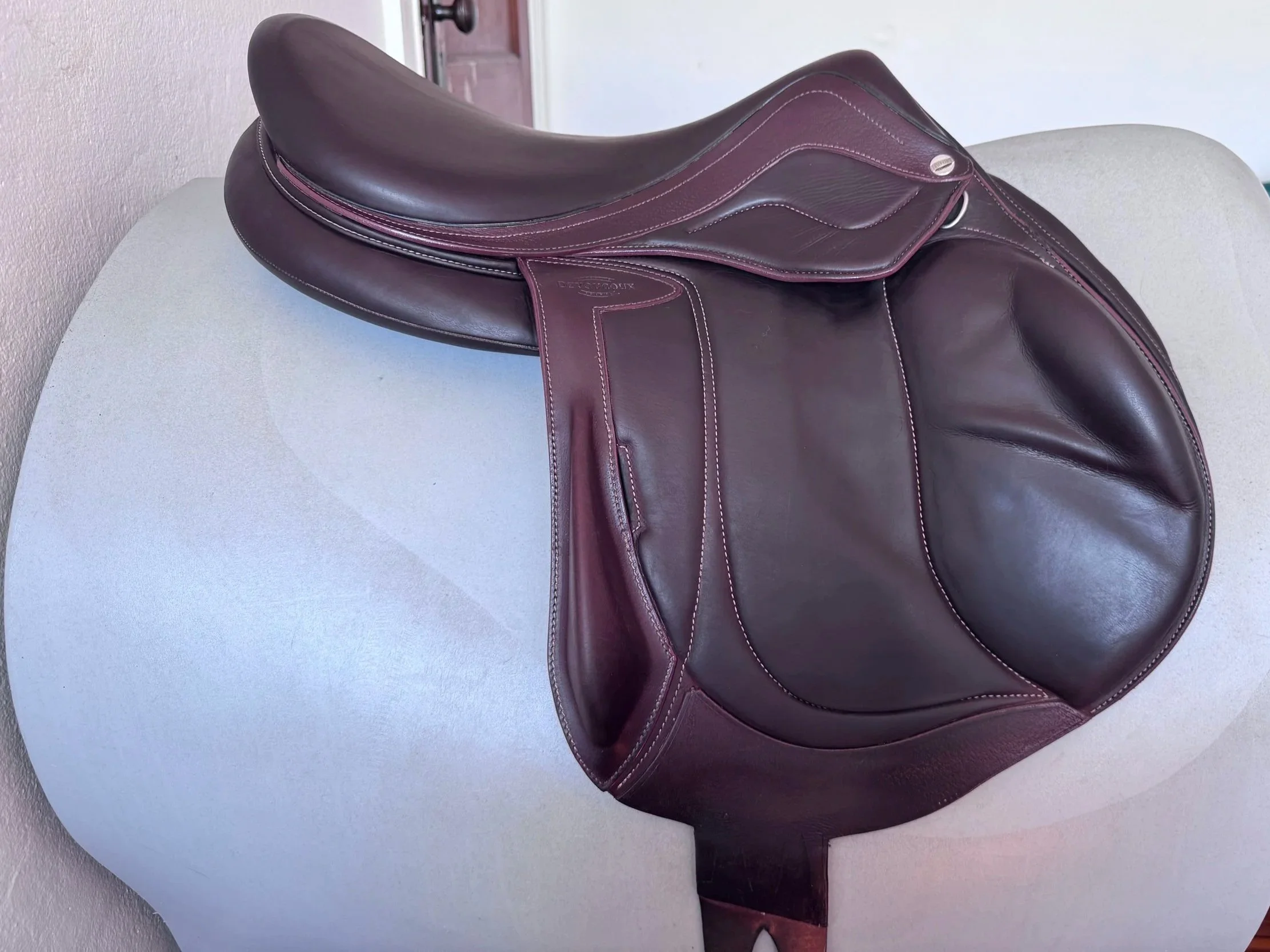 18" Devoucoux Chiberta Lab Monoflap Saddle - 2022 - 3AAR - Full Buffalo  - Right View 2