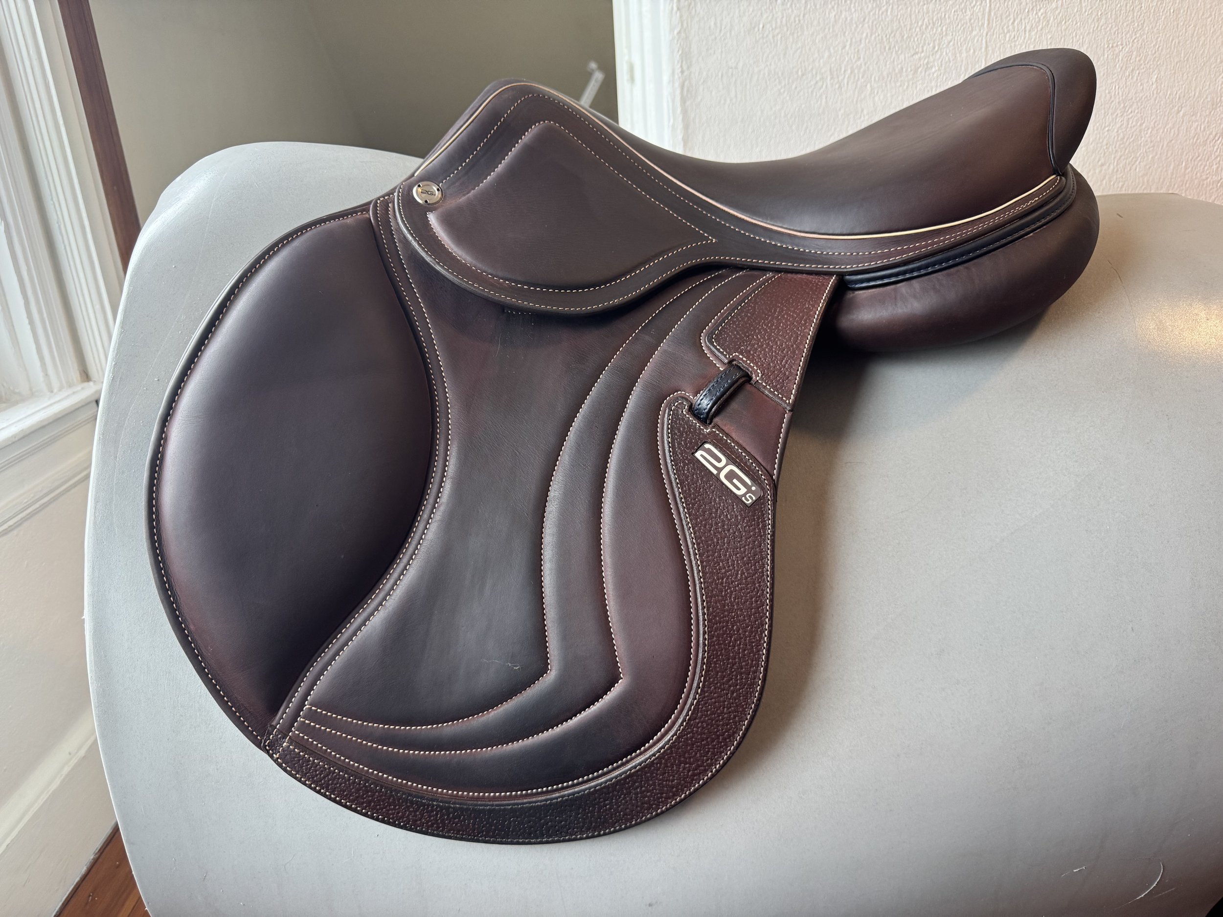 17.5" CWD Mademoiselle 2Gs Saddle