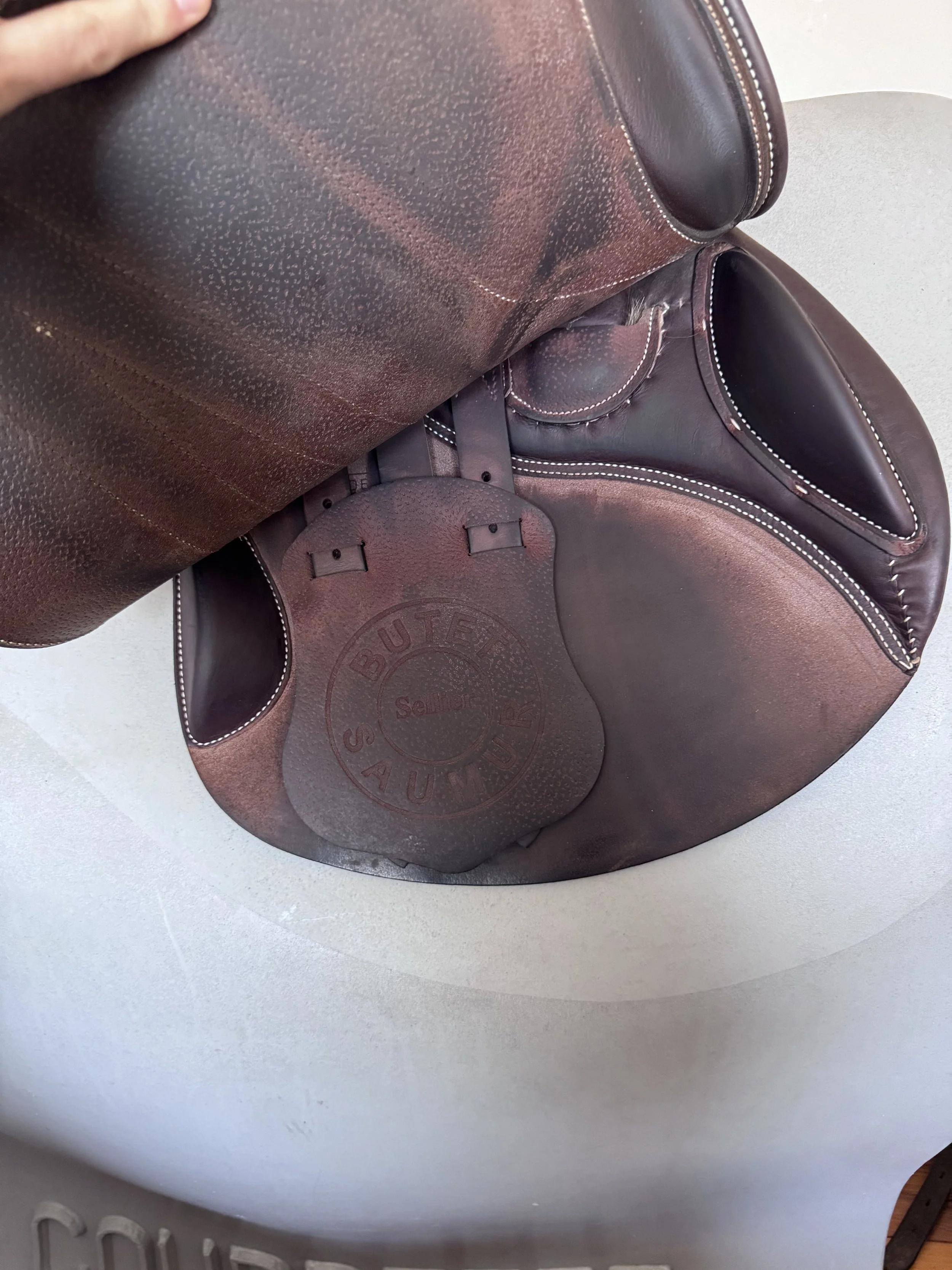17/17.5" Butet Premium Saddle - 2024 - 2.5 - Cachou - Calf - Integrated Panels - Right Underflap 1