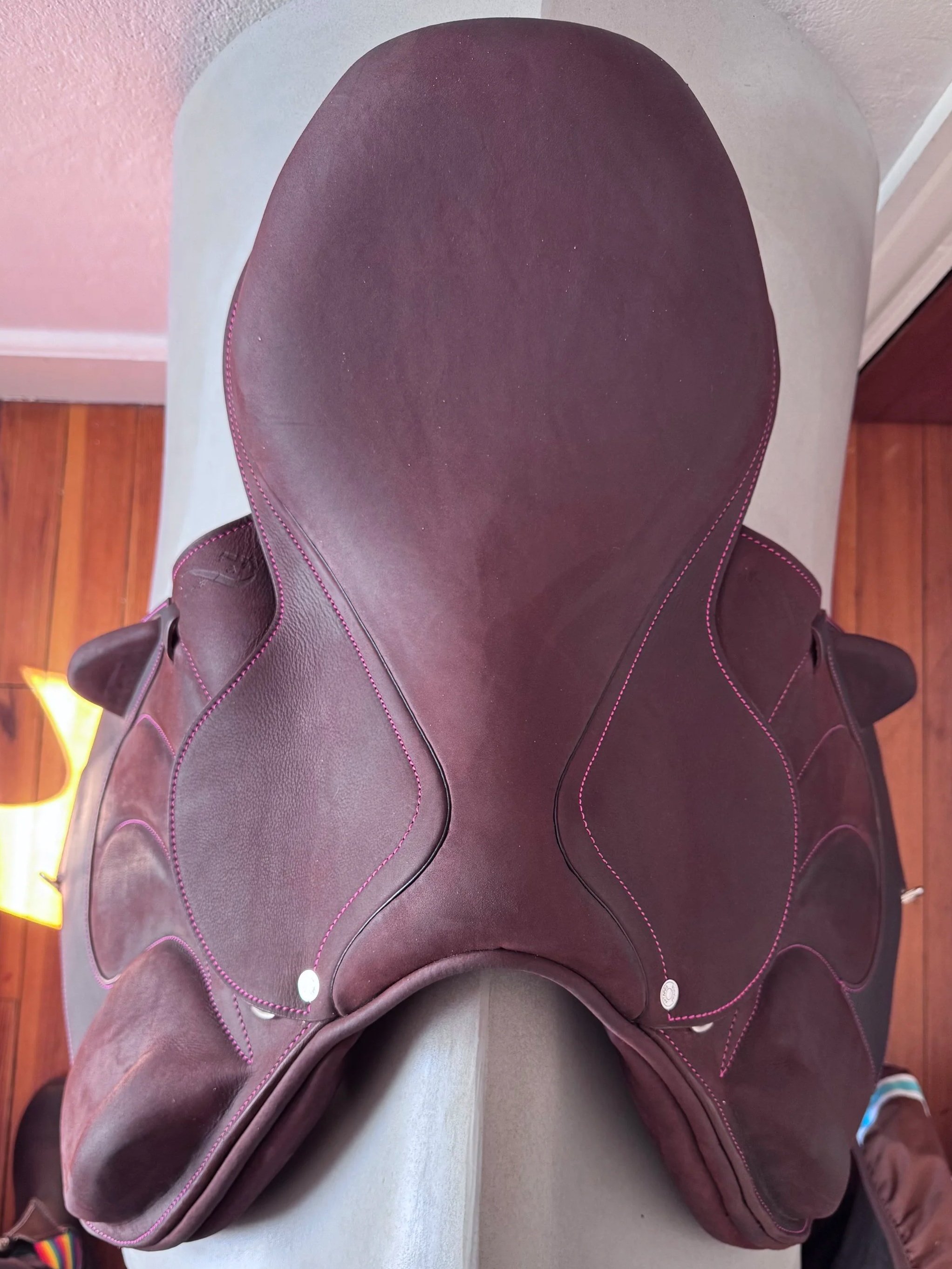 NEW! 17" Antares Connexion Monoflap - 2022 - 1AA - Full Buffalo - Custom Pink Stitching - Seat 1