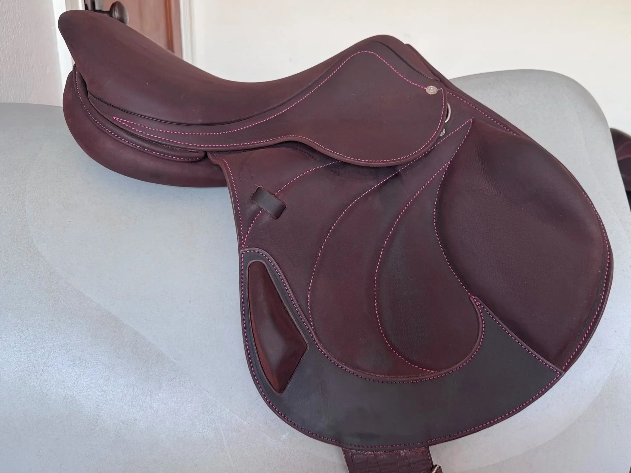 NEW! 17" Antares Connexion Monoflap - 2022 - 1AA - Full Buffalo - Custom Pink Stitching - Right View 3