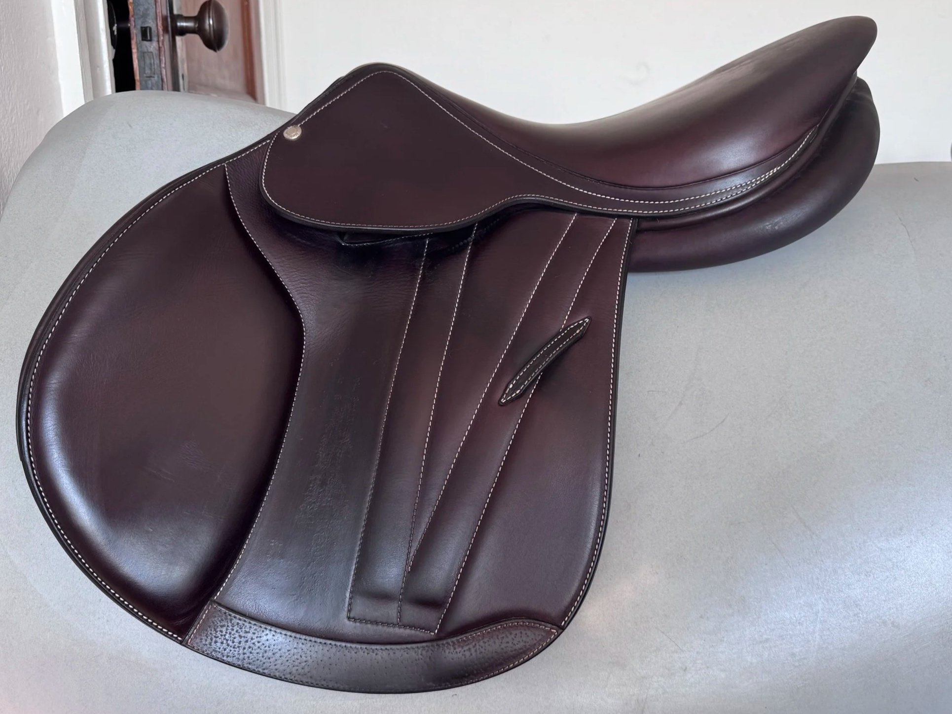 17/17.5" Butet Premium Saddle - 2024 - 2.5 - Cachou - Calf - Integrated Panels - Left View 4