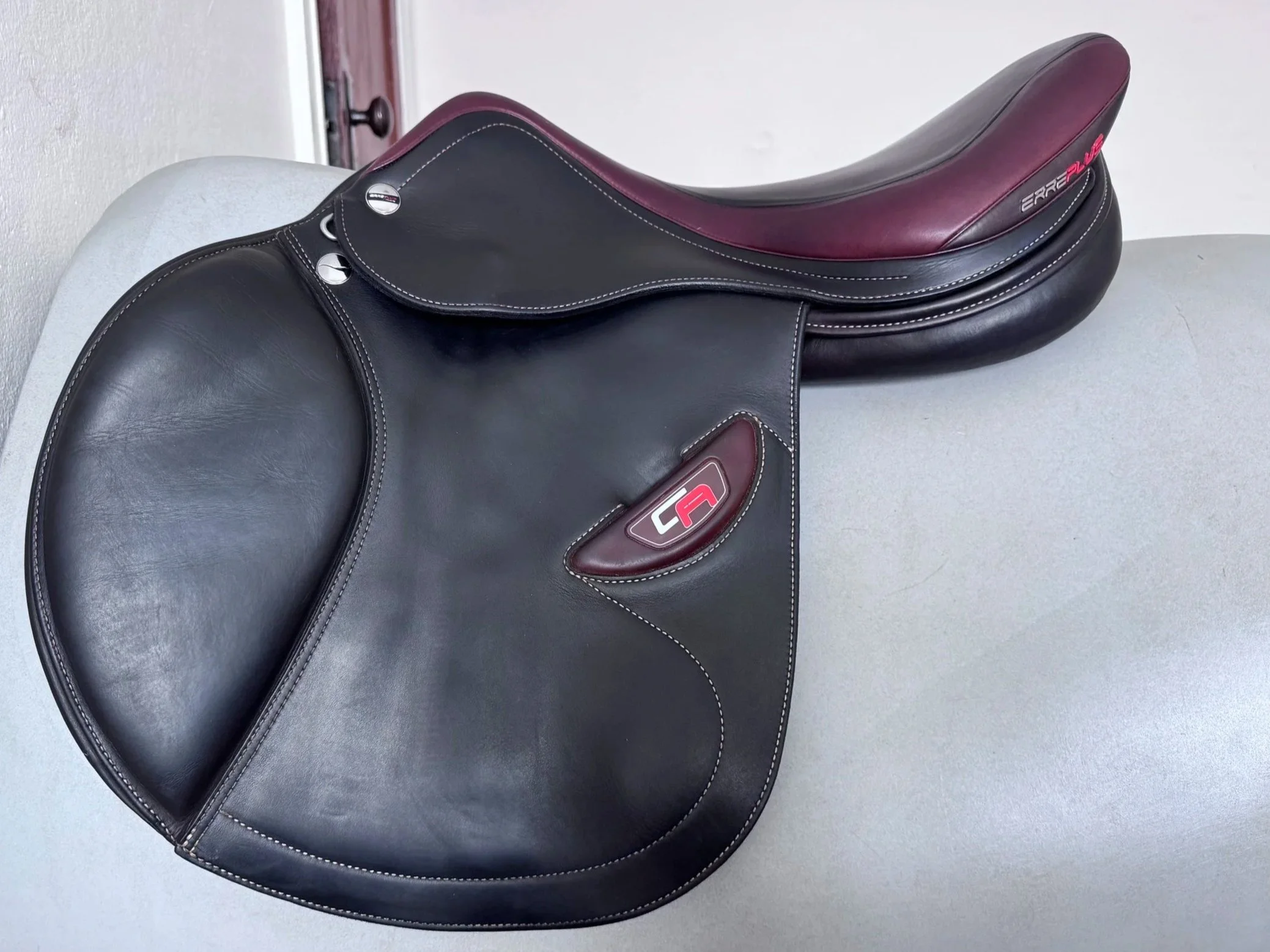 17.5" Erreplus CA Saddle - 2022 - Wool Flocked - Fully Adjustable - MINT! - Left View 1