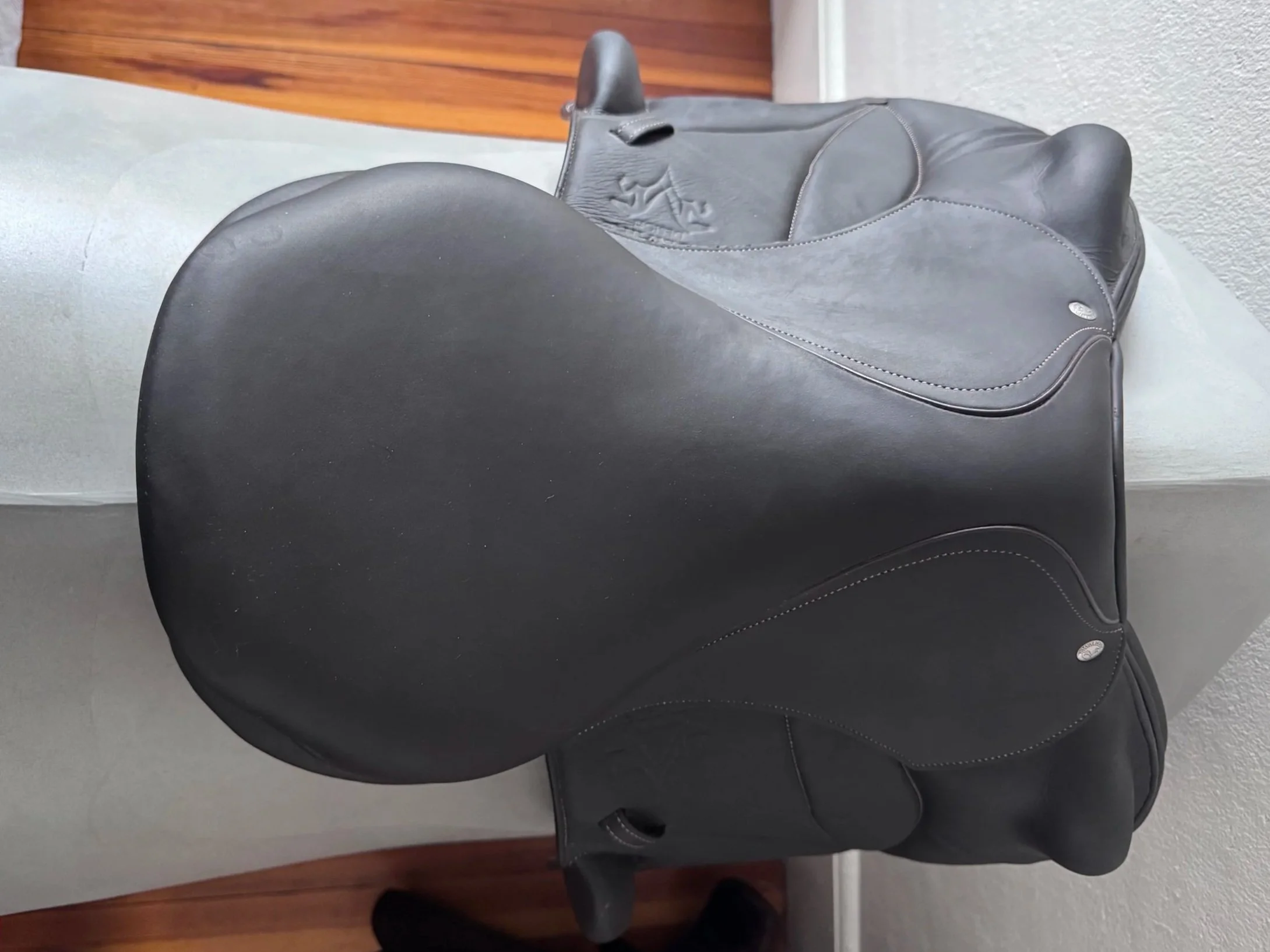 16.5" Voltaire Lexington PRO Monoflap Saddle - 2023 - 1A - Full Buffalo  - Seat 1