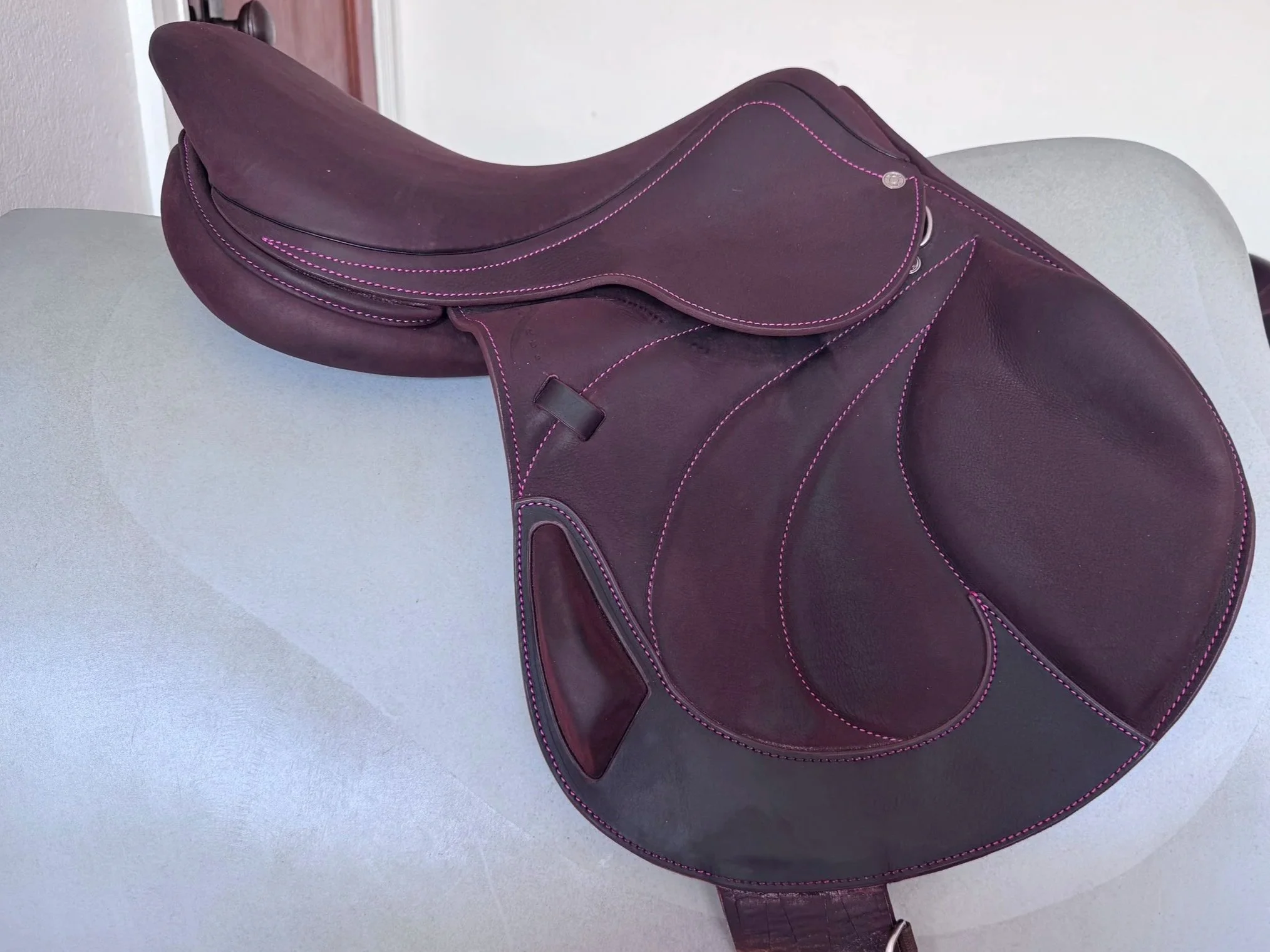 NEW! 17" Antares Connexion Monoflap - 2022 - 1AA - Full Buffalo - Custom Pink Stitching - Right View 2