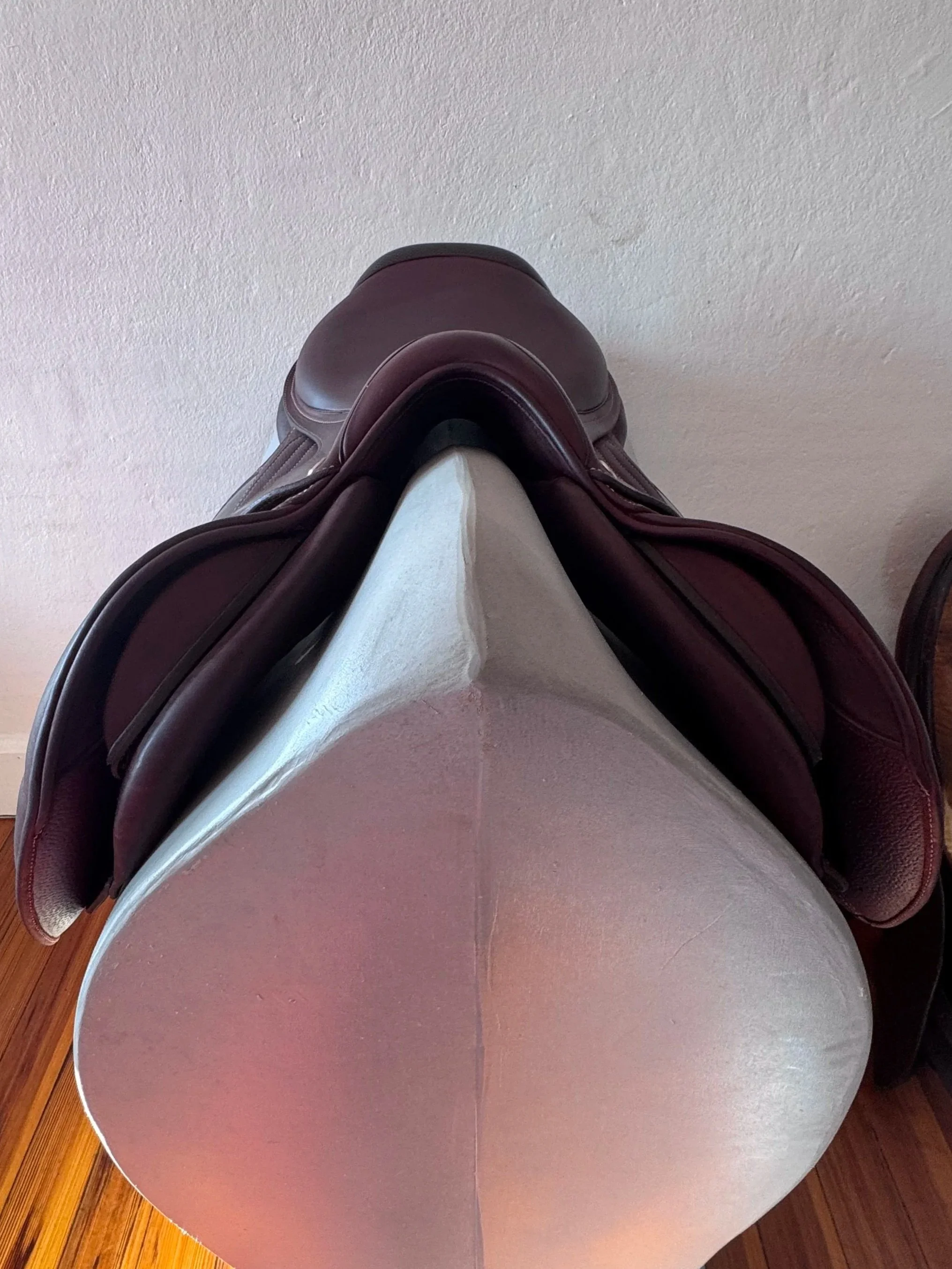 18" CWD SE26 2Gs Saddle - 2022 - 2C - Full Buffalo - MINT! - Front Panels