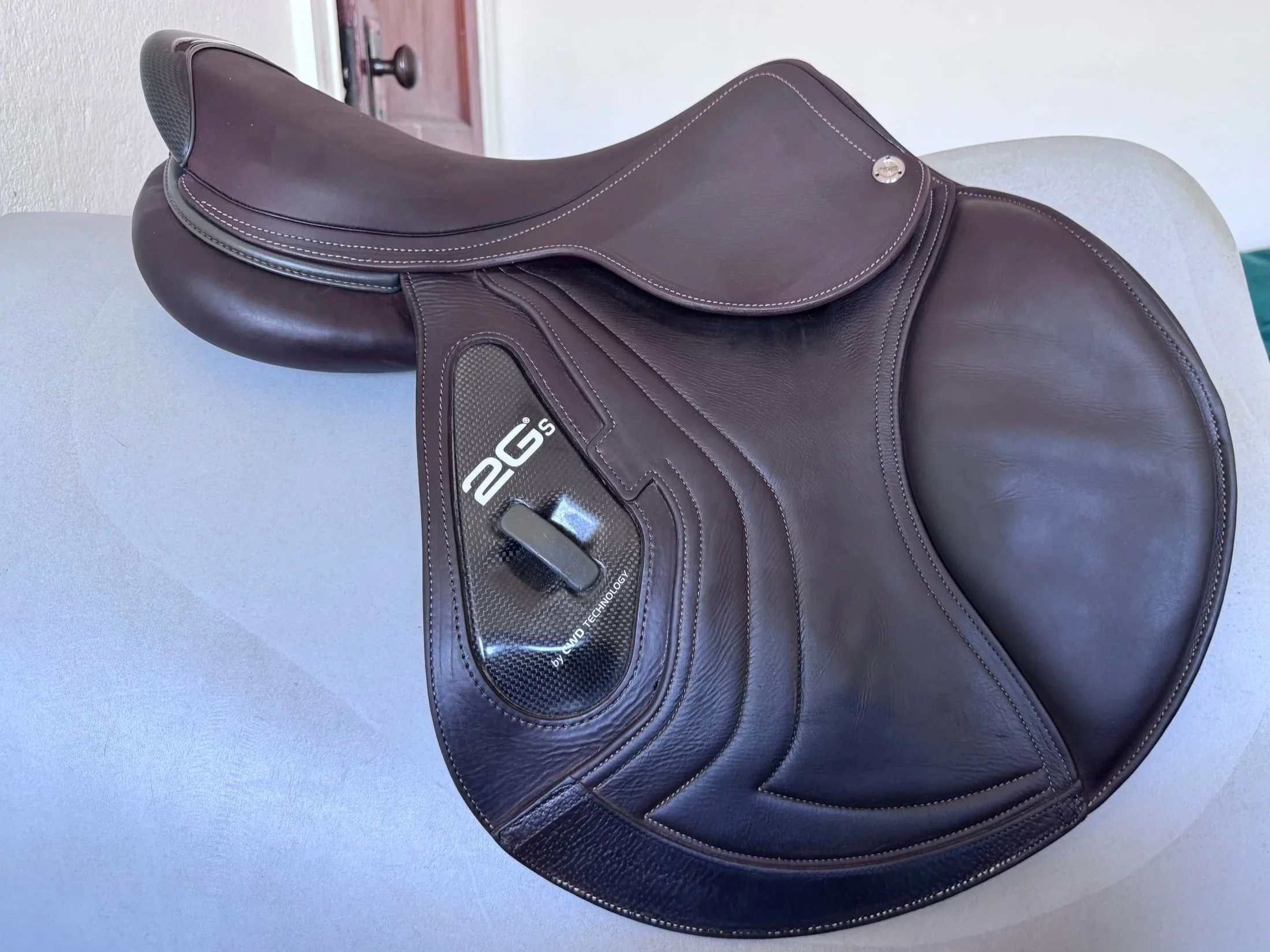 17" CWD SE25 2Gs Saddle - 2021 - 2C - Full Buffalo  - Right View 4