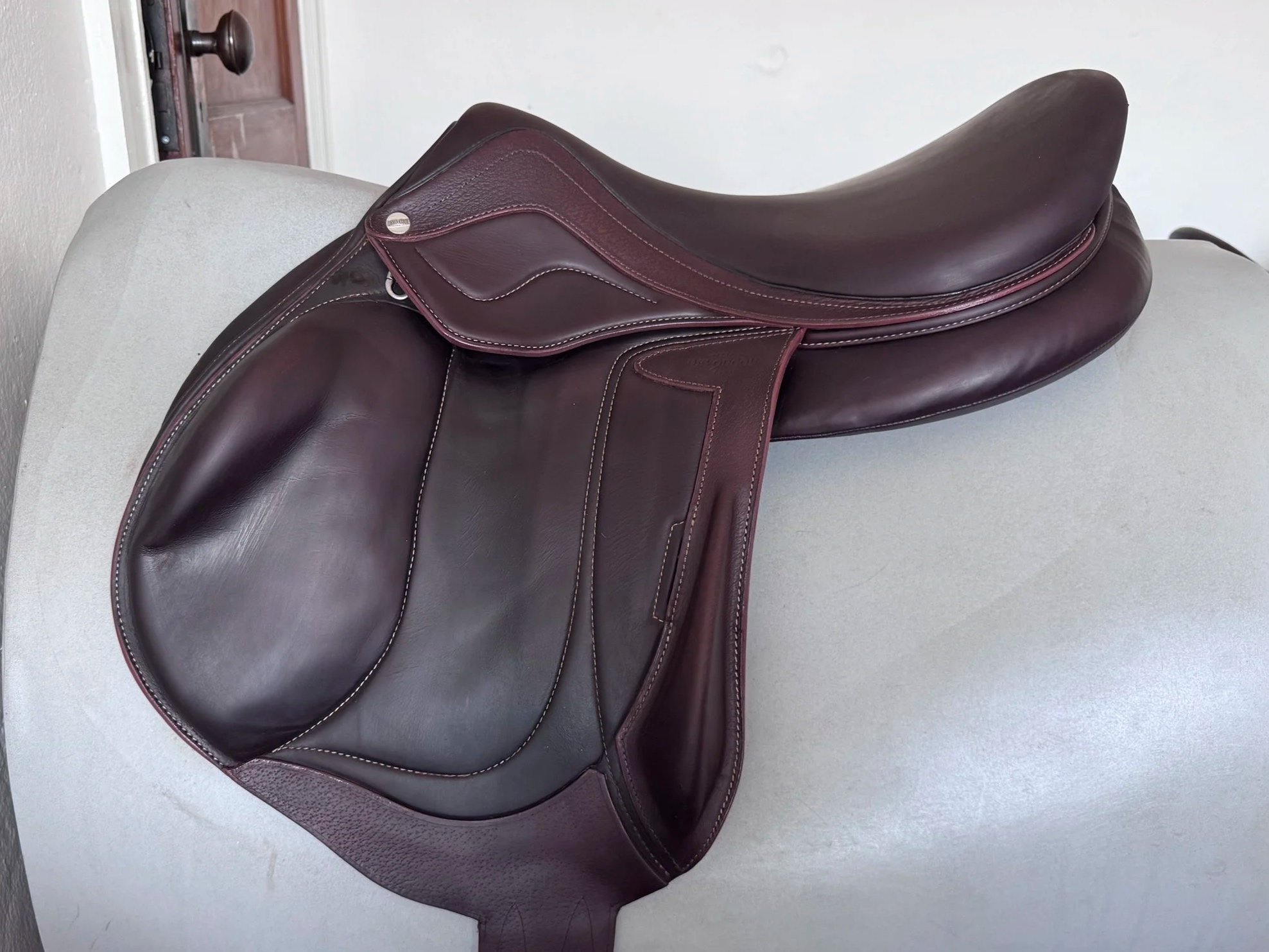 18" Devoucoux Chiberta Lab Monoflap Saddle - 2022 - 3AA - Full Buffalo - Left View 5