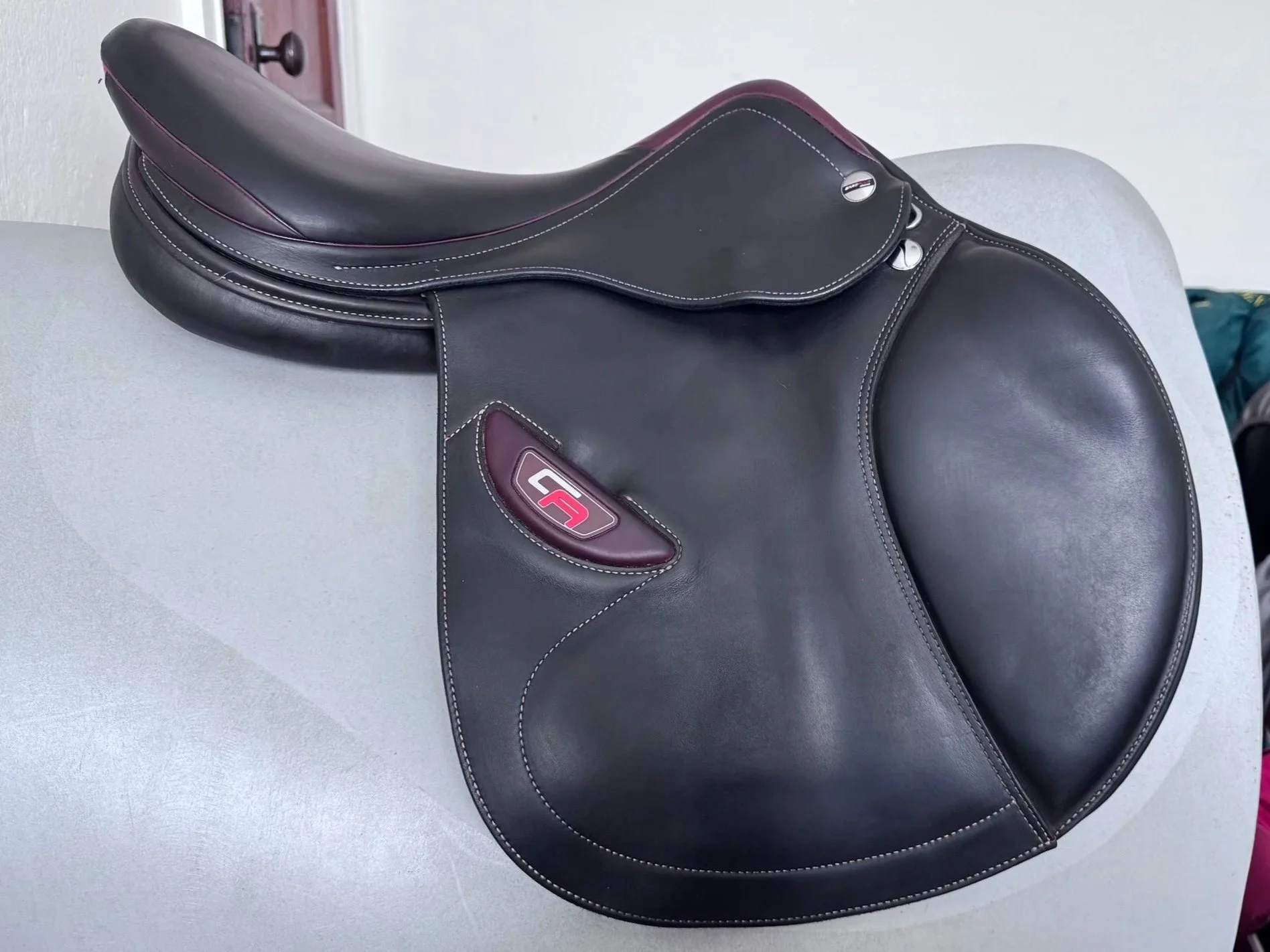 17.5" Erreplus CA Saddle - 2022 - Wool Flocked - Fully Adjustable - MINT! - Right View 5