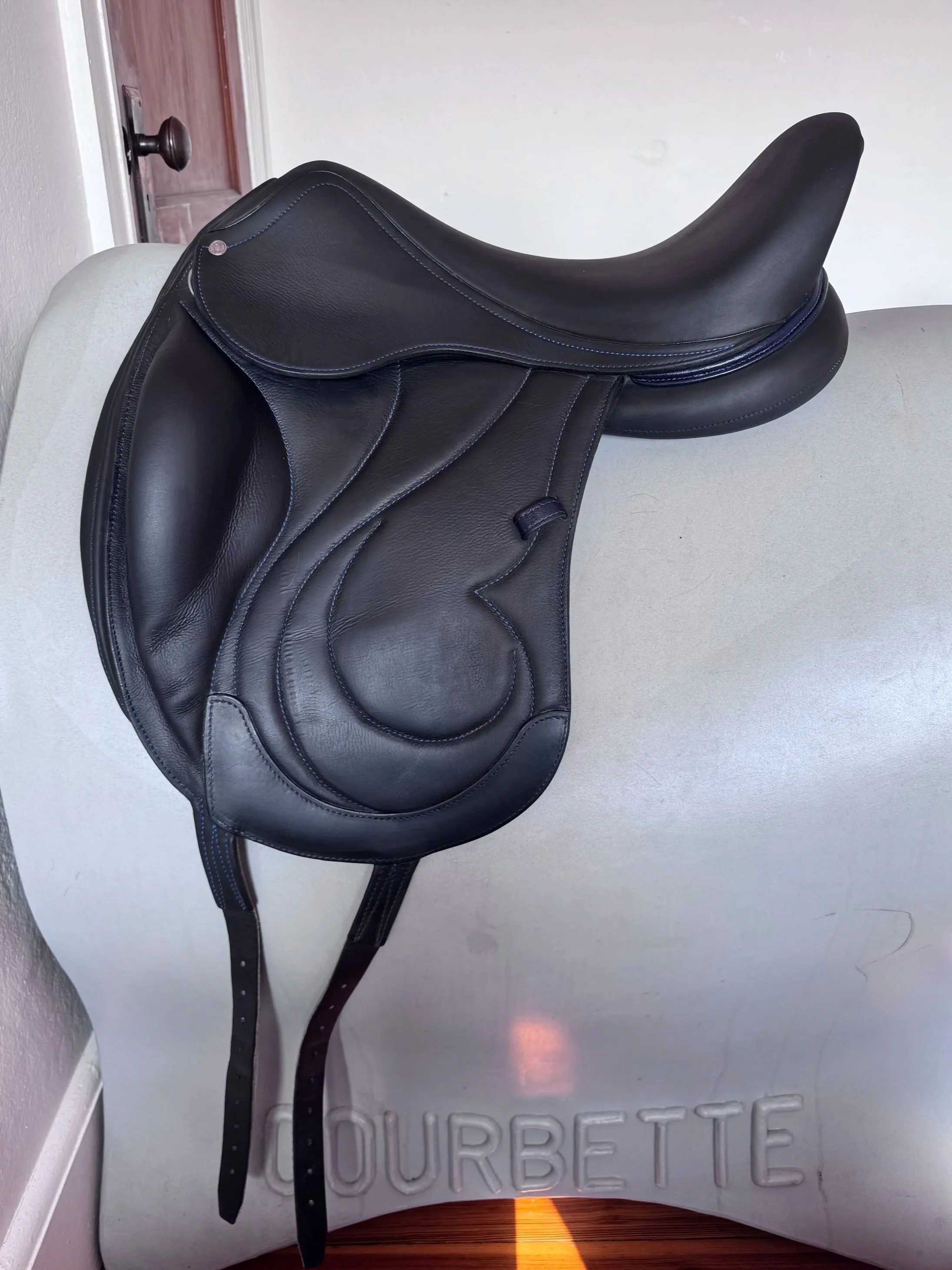 18" Antares Cadence Dressage Saddle - 2023 - 1D - Full Buffalo - Left View 5