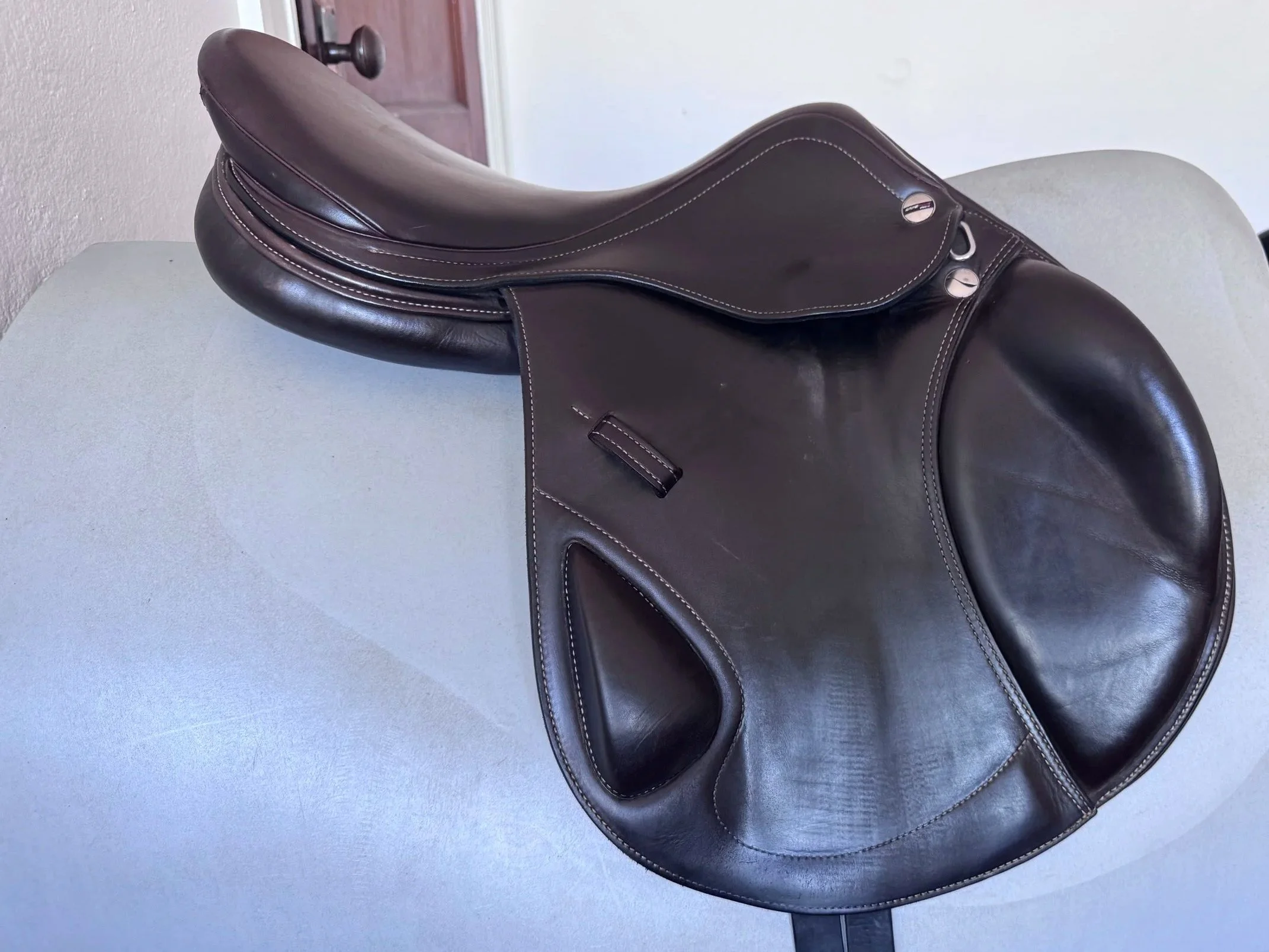 18" Erreplus EM Monoflap Saddle - 2021 - WOOL FLOCKED & Fully Adjustable - Right View 1