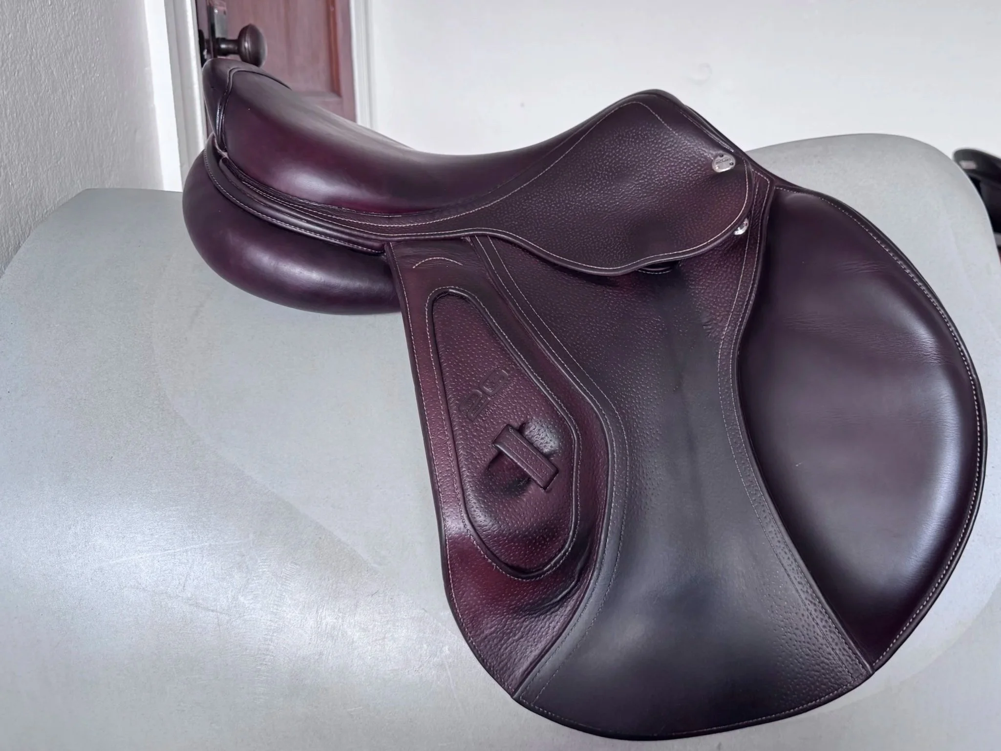 17" CWD SE29 Hunter 2Gs Saddle - 2017 - 2L - Grain / Buffalo - Right View 6