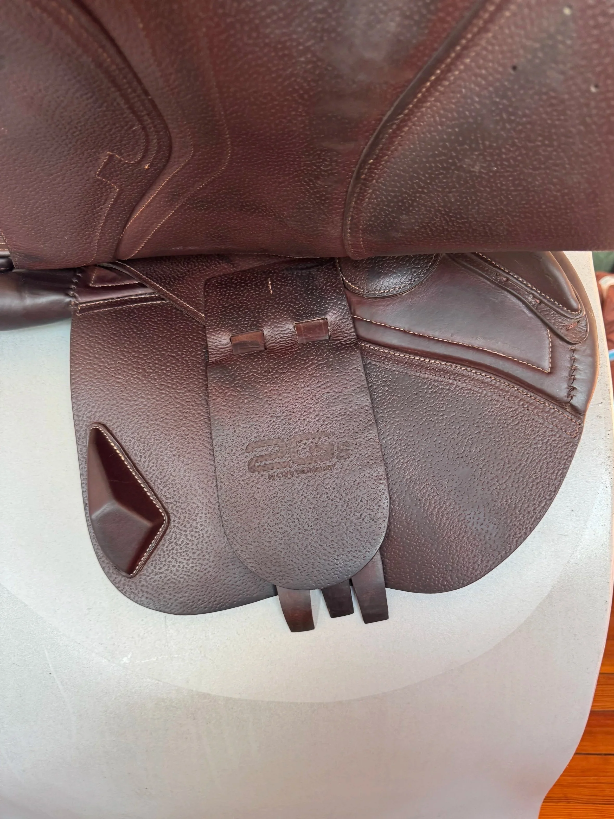 18" CWD SE25 2Gs PRO Saddle - 2022 - 2C - Full Buffalo - Right Underflap