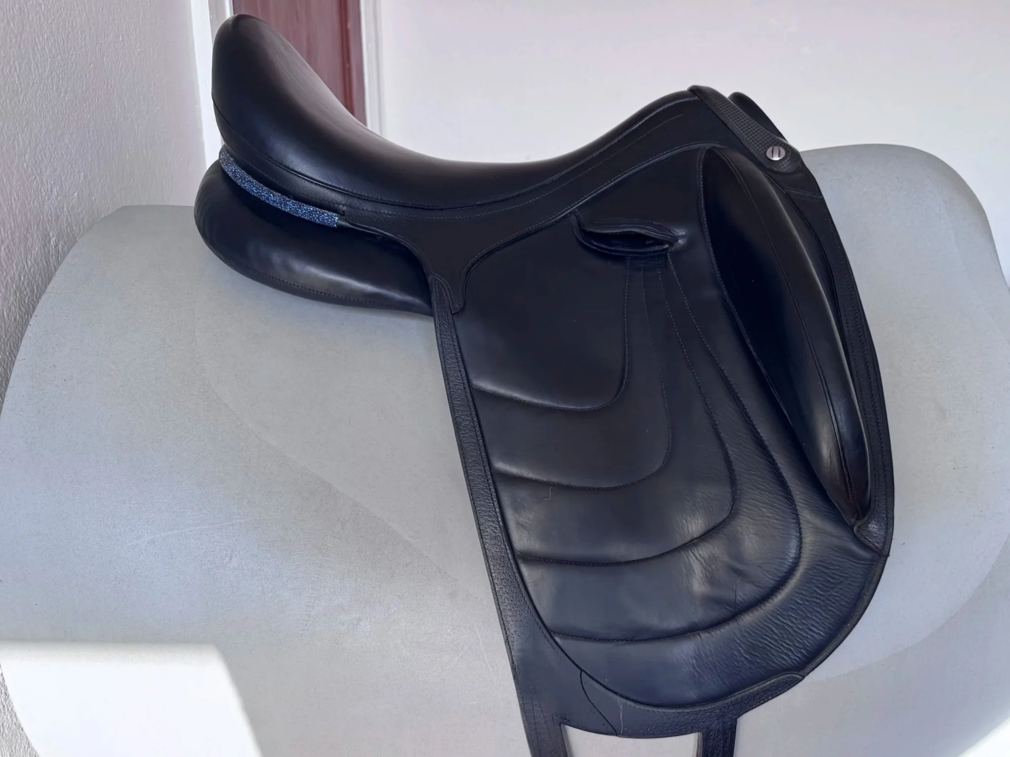 18" Devoucoux Makila Harmonie Dressage Saddle - 2018 - 2A - Right View 1