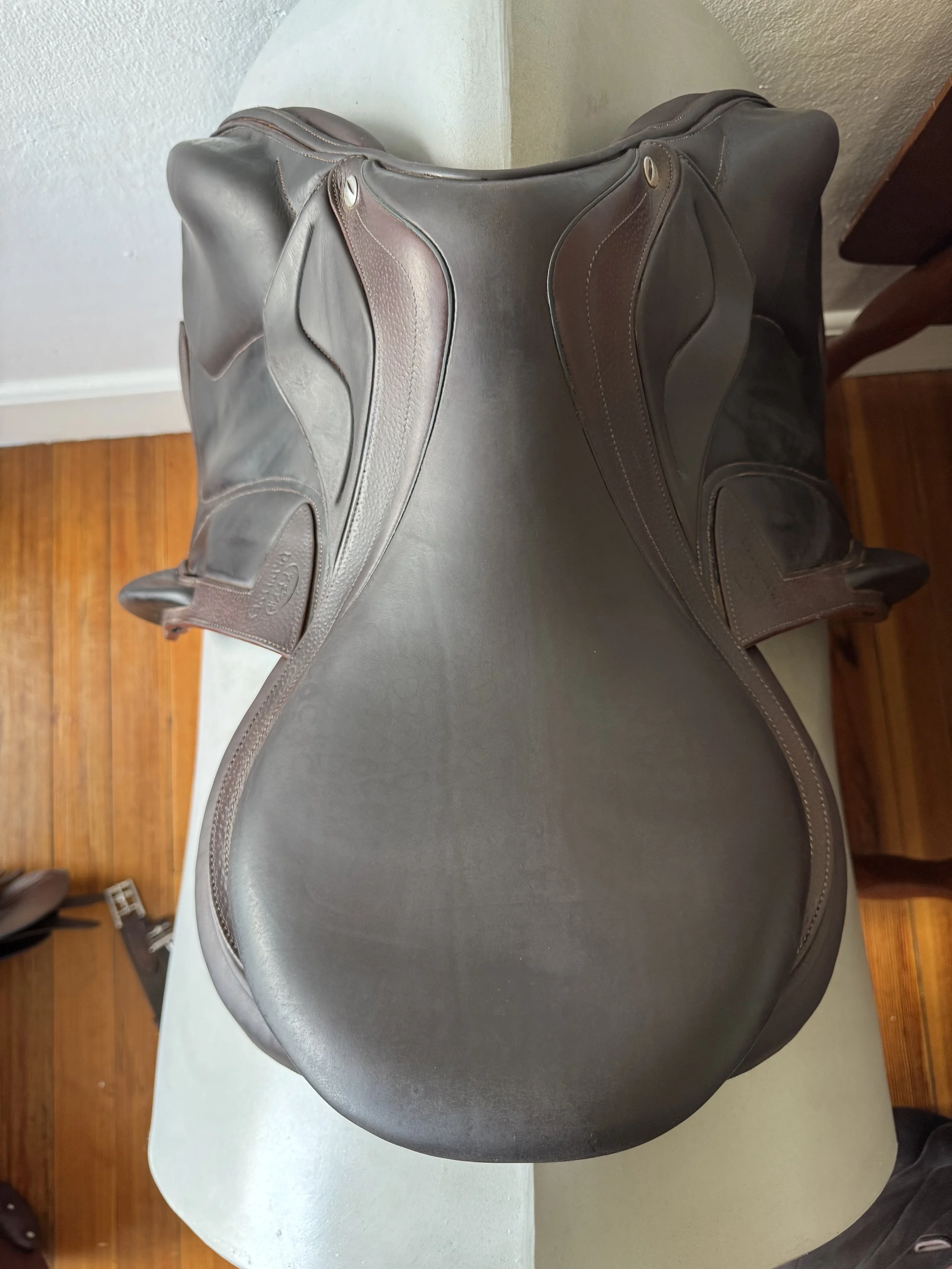 17.5" Devoucoux Chiberta Lab Monoflap Saddle - 2AA - 2016 - Full Buffalo - Seat