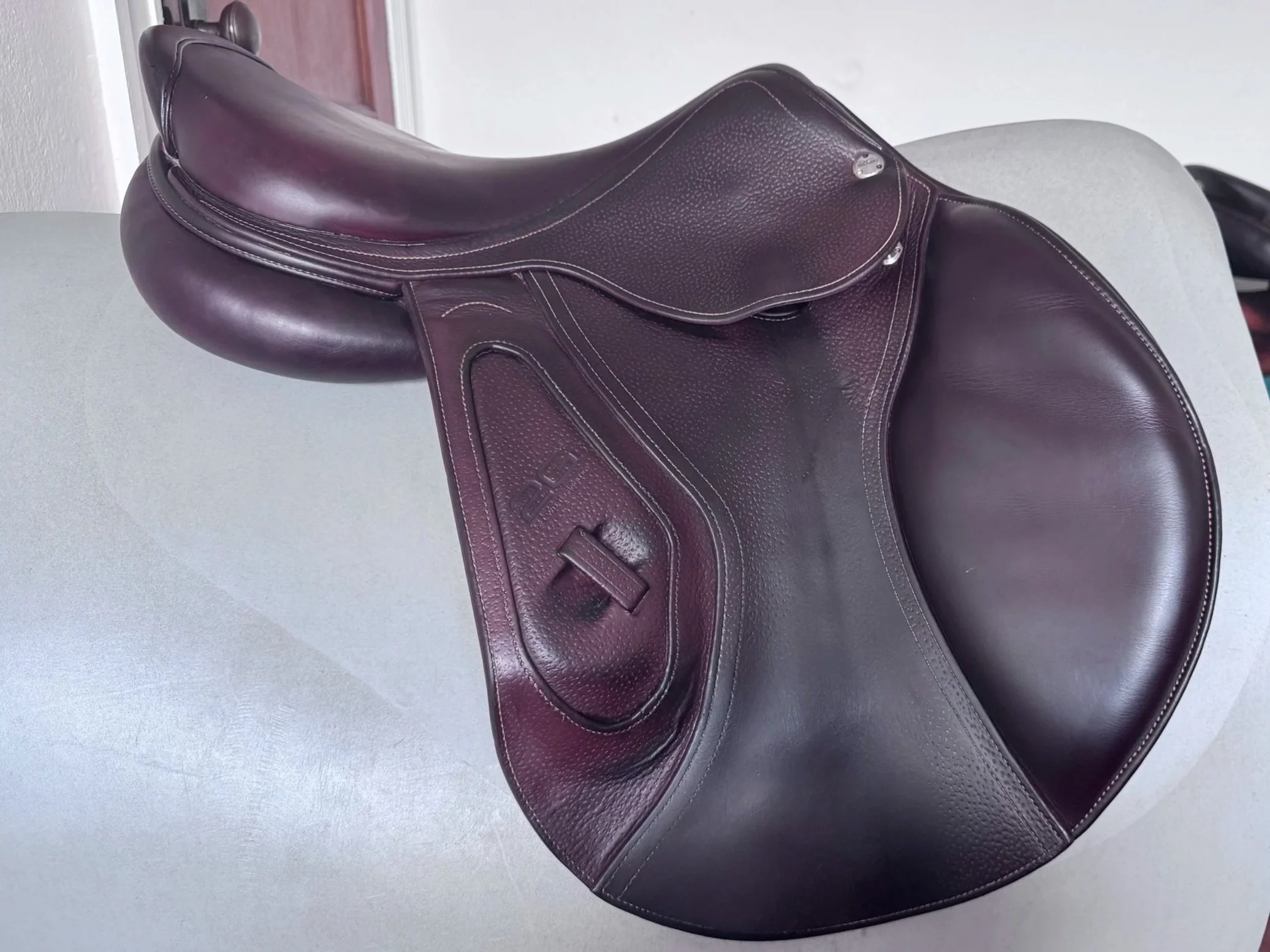 17" CWD SE29 Hunter 2Gs Saddle - 2017 - 2L - Grain / Buffalo - Right View 5