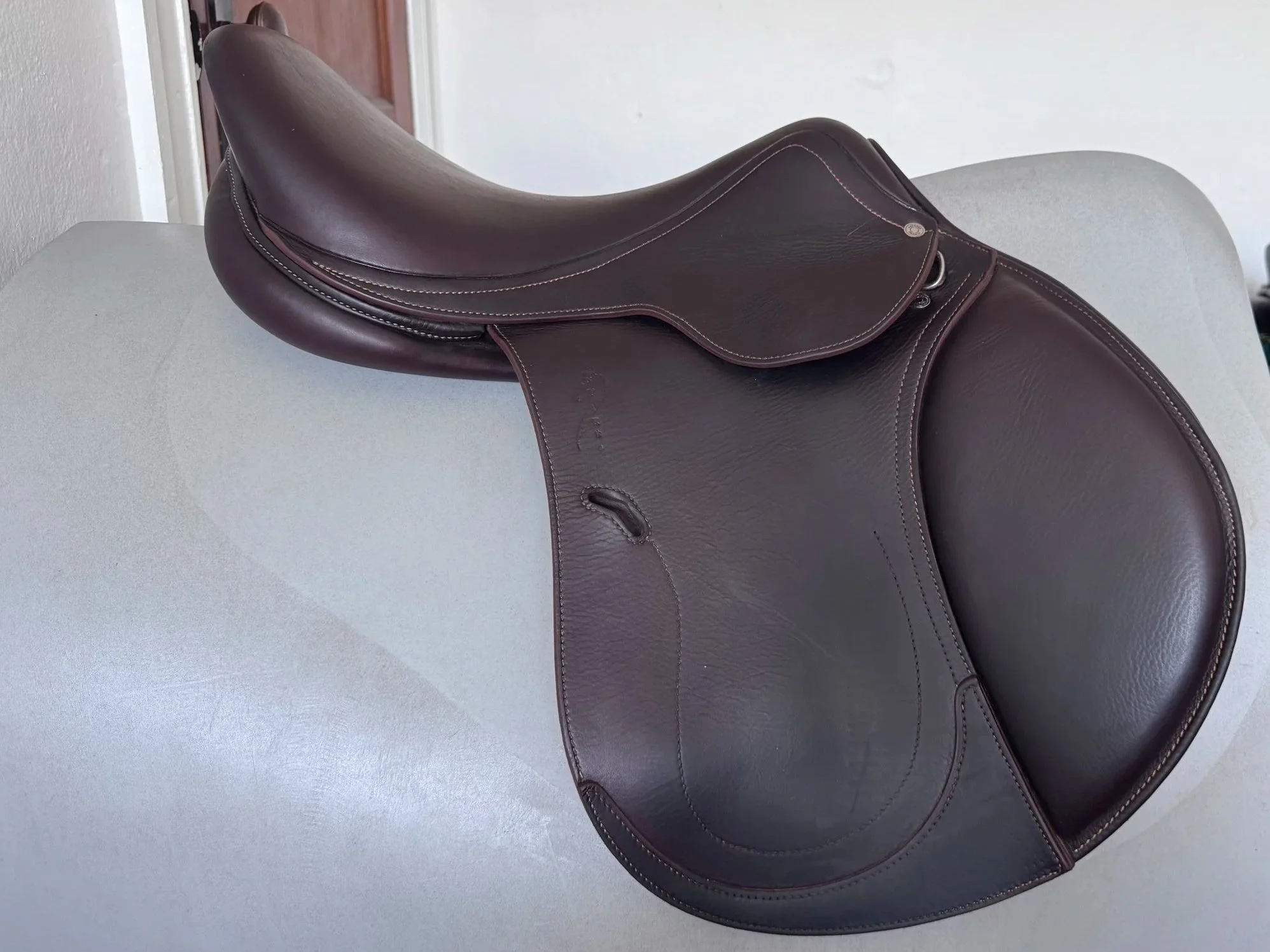 17.5" Antares Comfort 2 Saddle - 2021 - 2A - Full Buffalo - A01 WIDE Tree - Right View 5