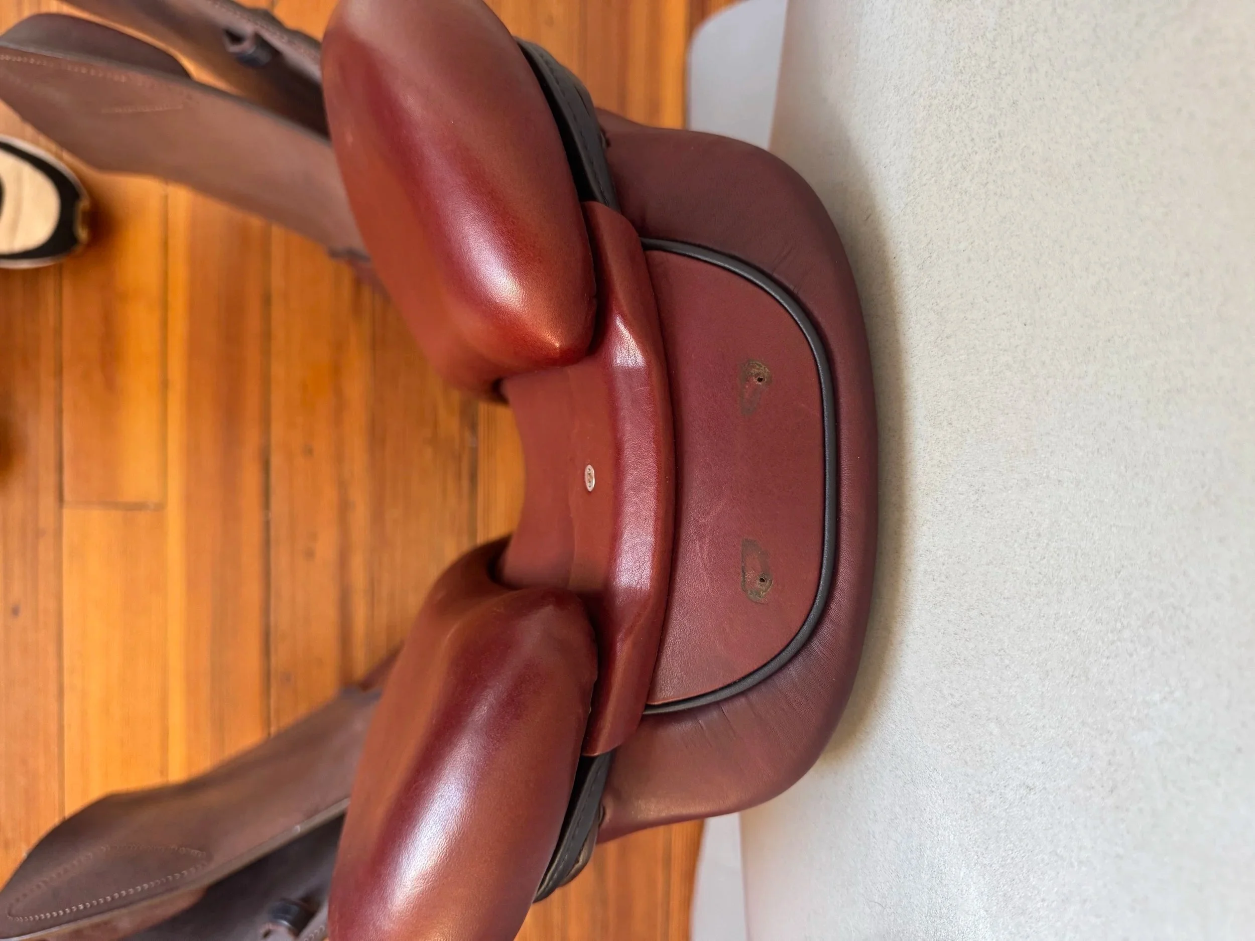 17" CWD SE03 PRO Saddle - 2024 - 1L - Grain / Buffalo - NEW - Cantle