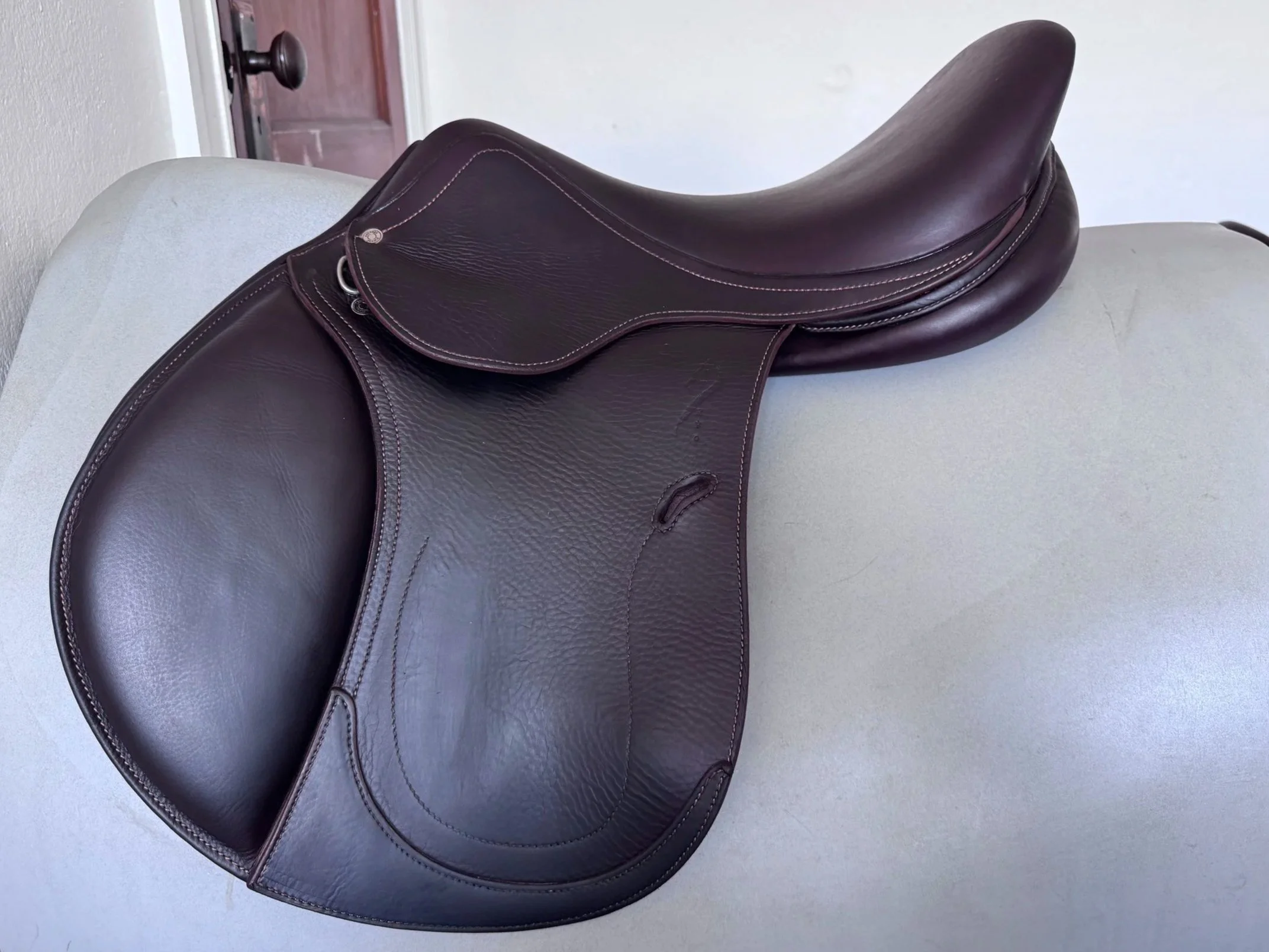 17.5" Antares Comfort 2 Saddle - 2021 - 2A - Full Buffalo - A01 WIDE Tree - Left View 6