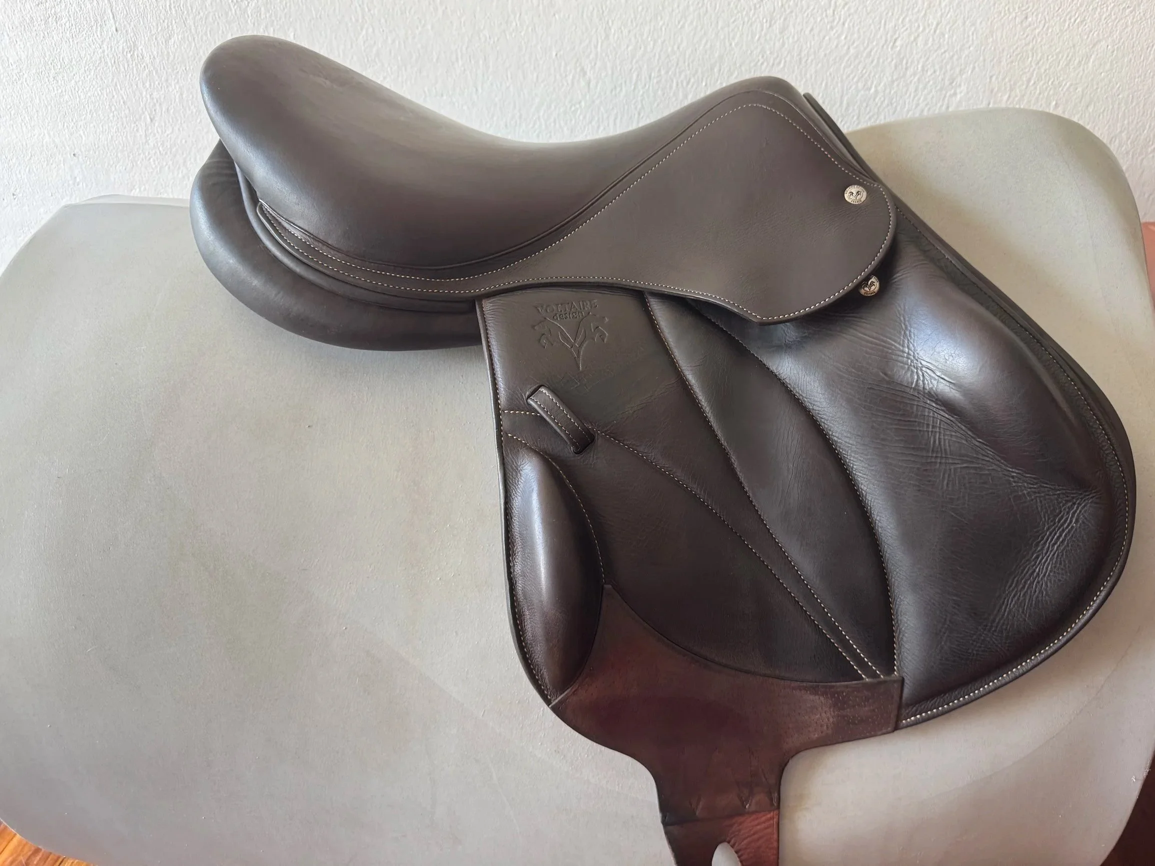 17" Voltaire Lexington Monoflap Saddle - 2019 - Full Buffalo - Right View 2