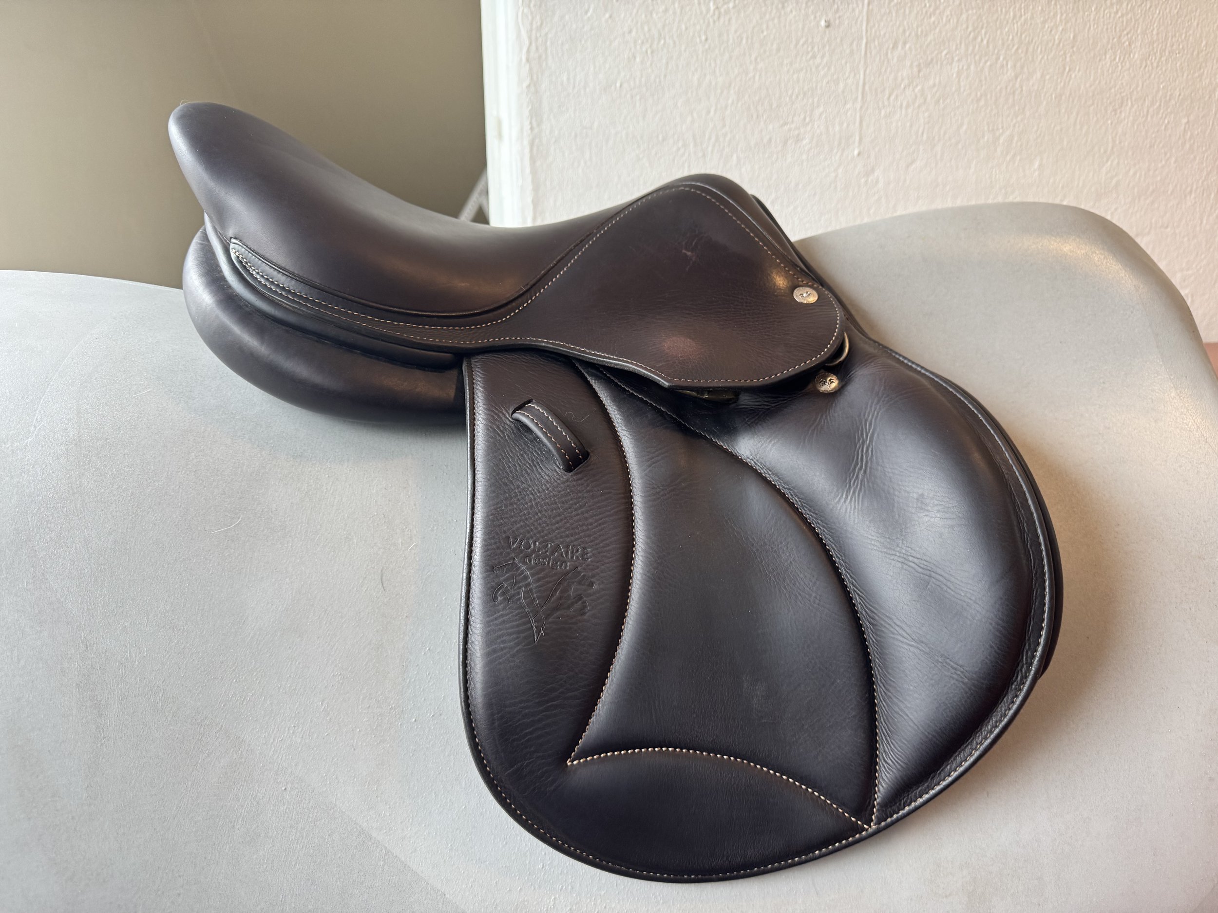 15" Voltaire Welli Saddle - Right