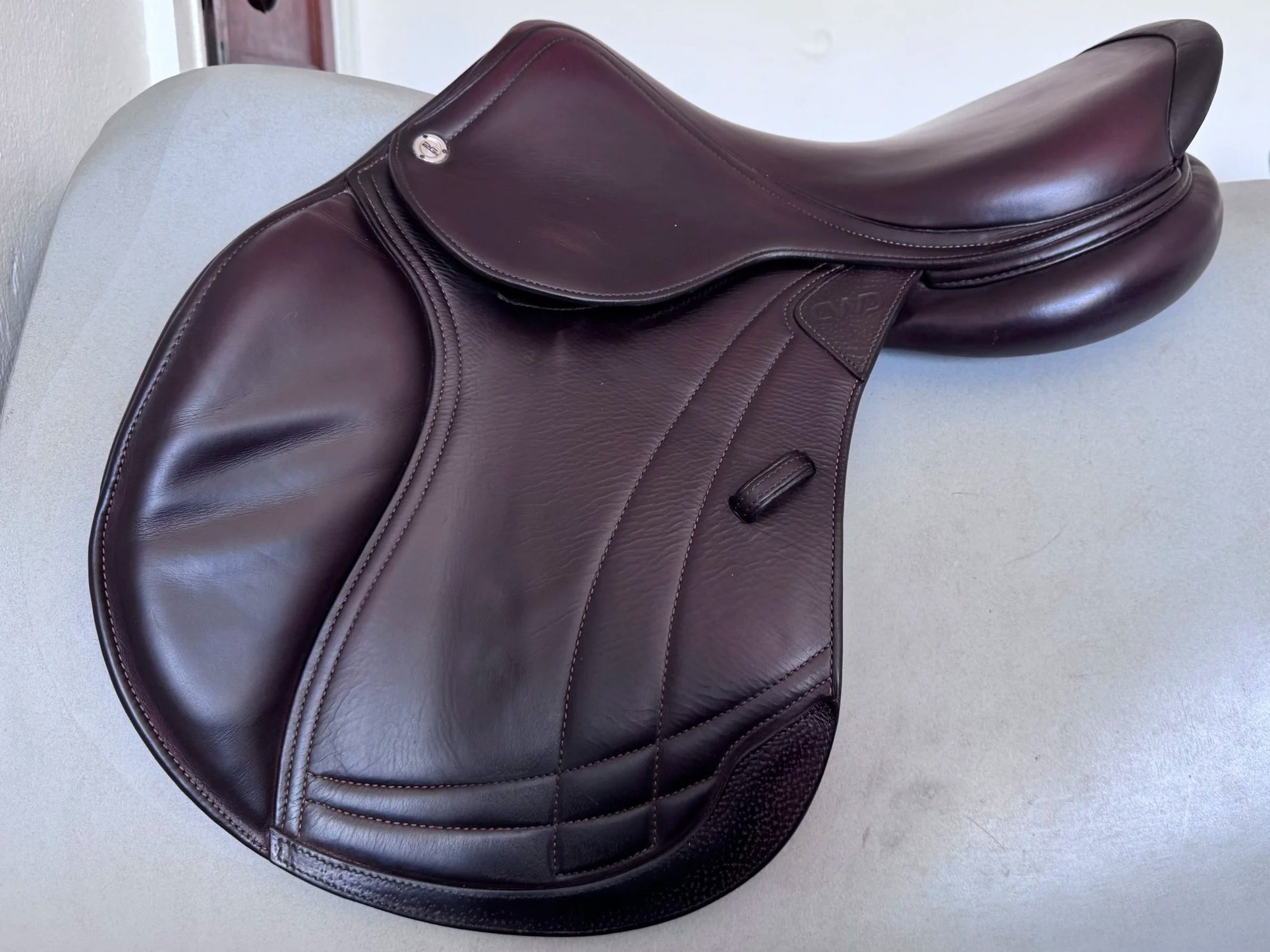 17" CWD SE38 Hunter Mademoiselle 2Gs Saddle - 2022 - 1LH - Full Buffalo - Left View 3