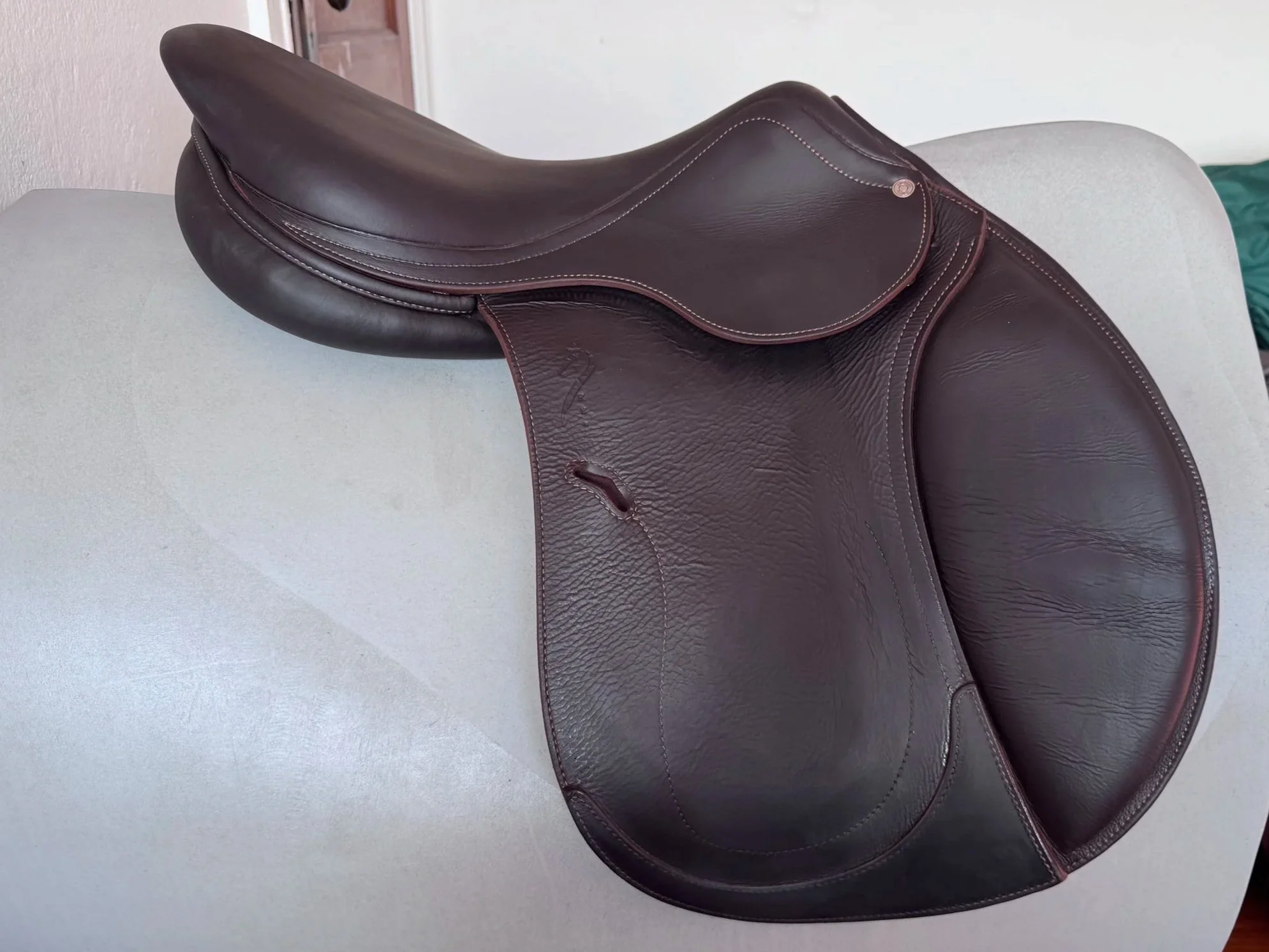 17" Antares Evolution Saddle - 2022 - 3NB - Full Buffalo - A01 WIDE - Right View 5