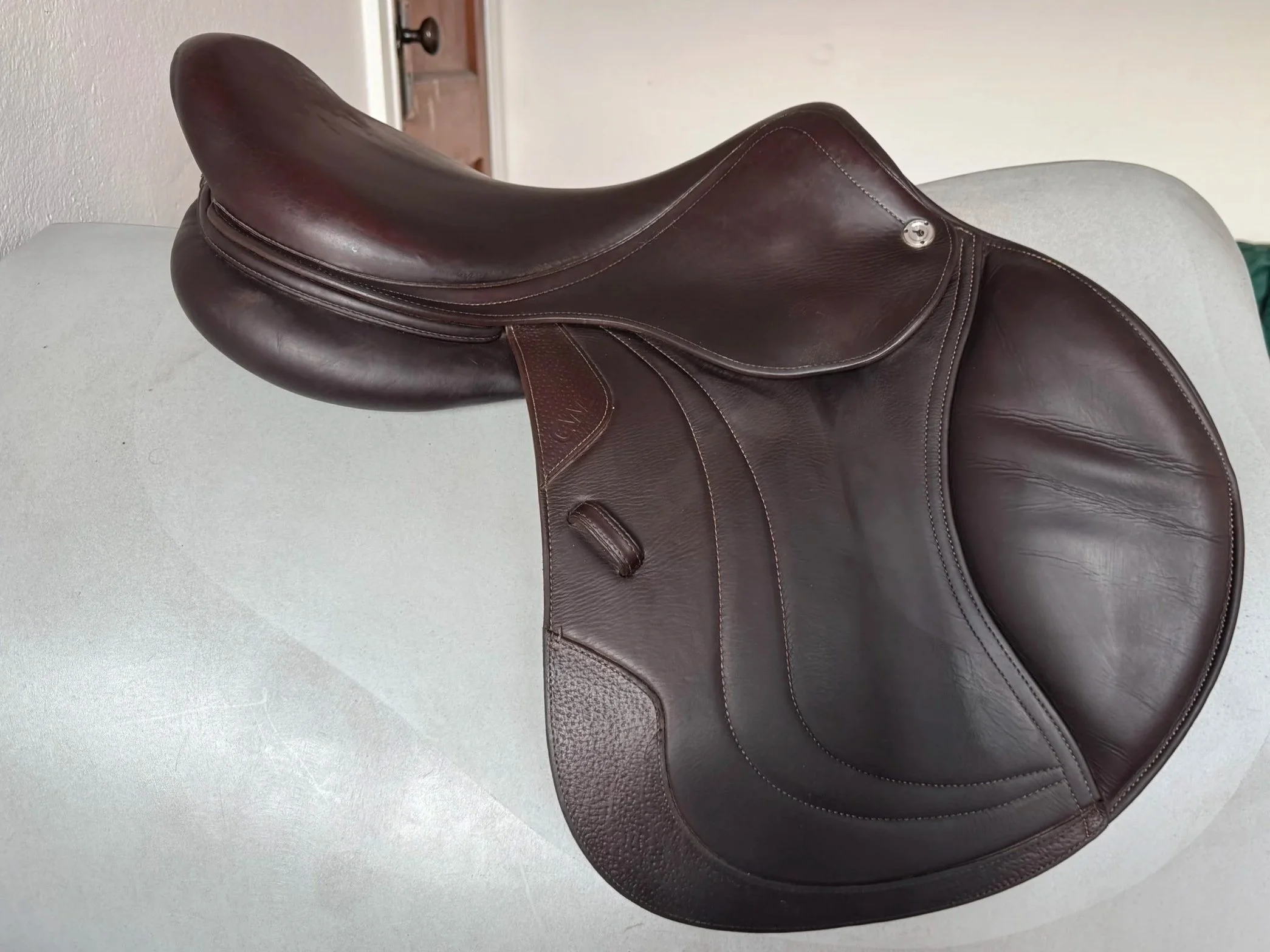 17.5" CWD SE02 PRO Saddle - 2019 - 2C - Full Buffalo - Right View 3