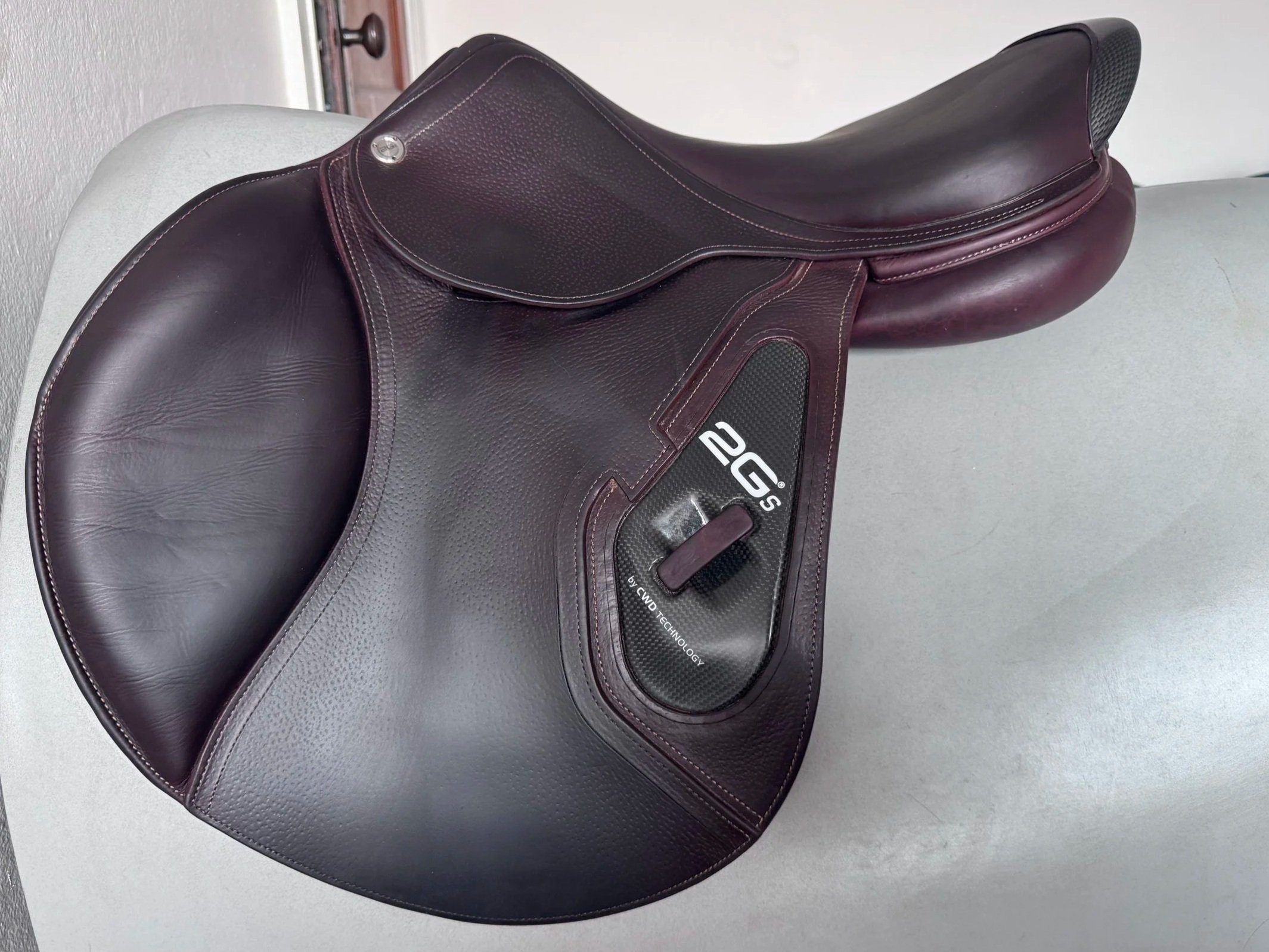 17" CWD SE25 2Gs Saddle - 2018 - 2C - Grain / Buffalo - MINT - Left View 2