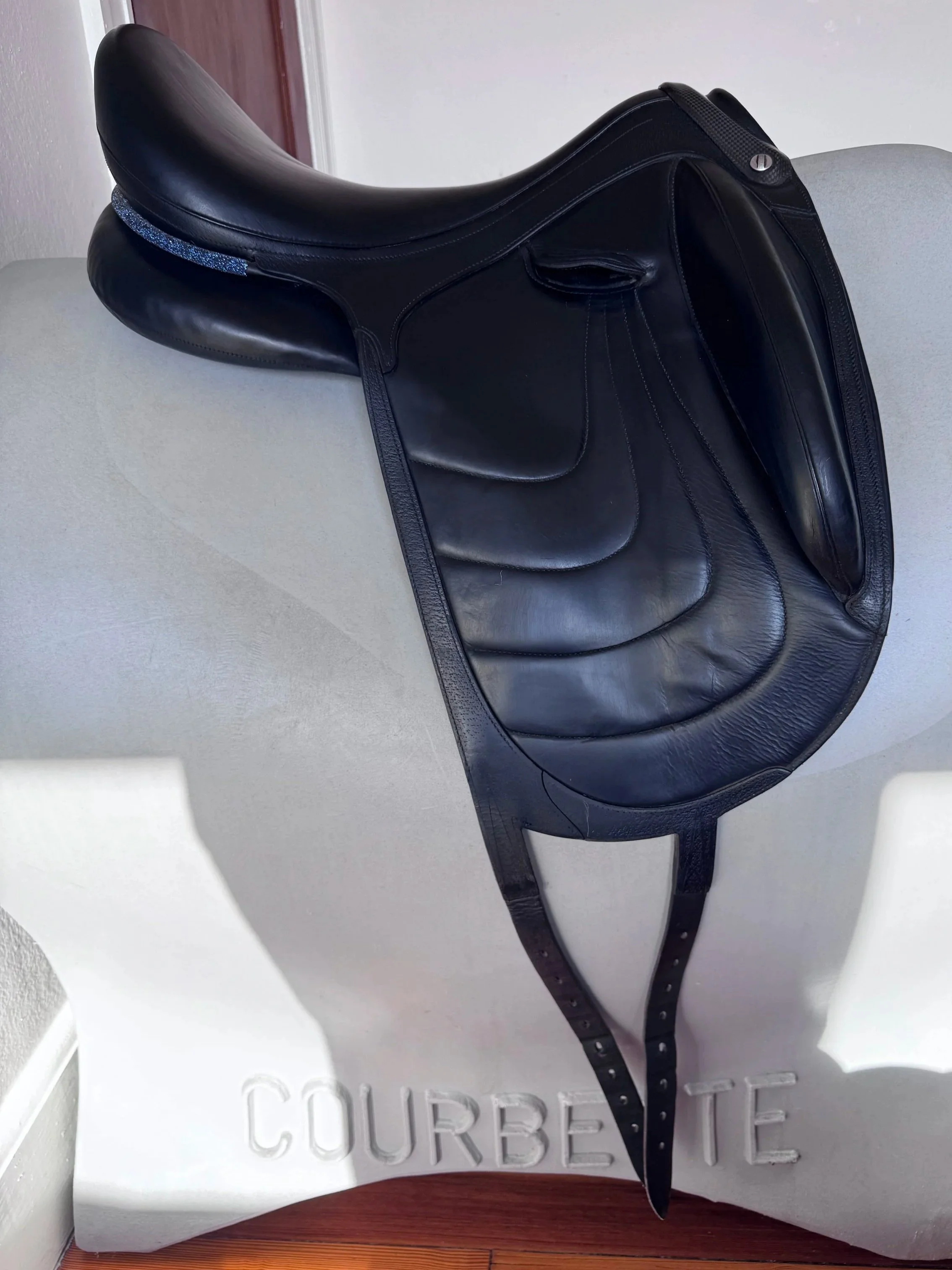 18" Devoucoux Makila Harmonie Dressage Saddle - 2018 - 2A - Right View 4