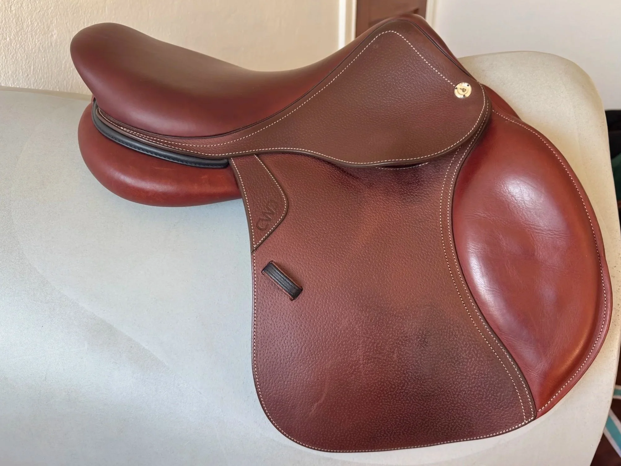 17" CWD SE03 PRO Saddle - 2024 - 1L - Grain / Buffalo - NEW - Right View 1