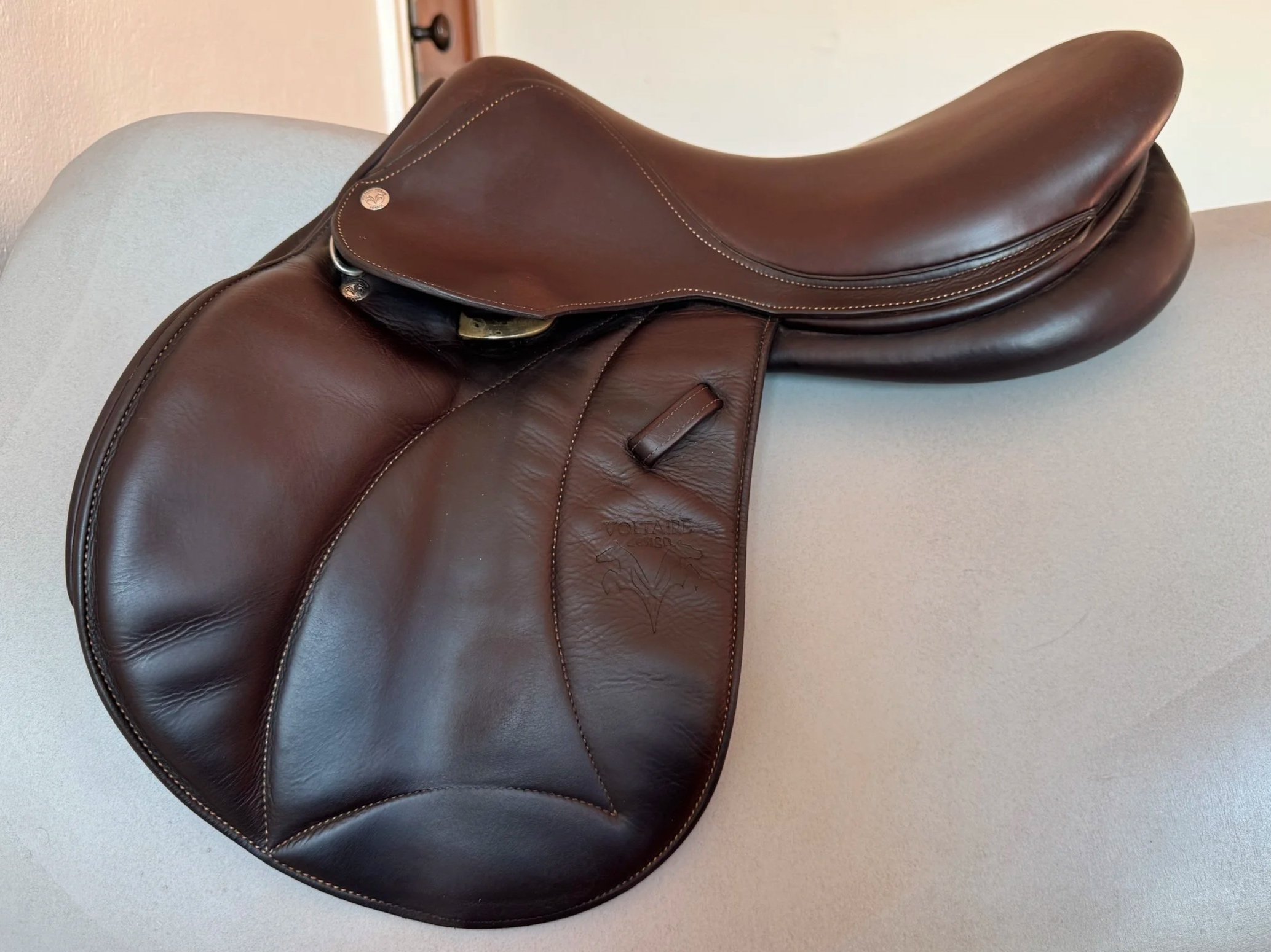 16" Voltaire Welli Saddle - 2017 - 00 - Full Buffalo - Left View 1