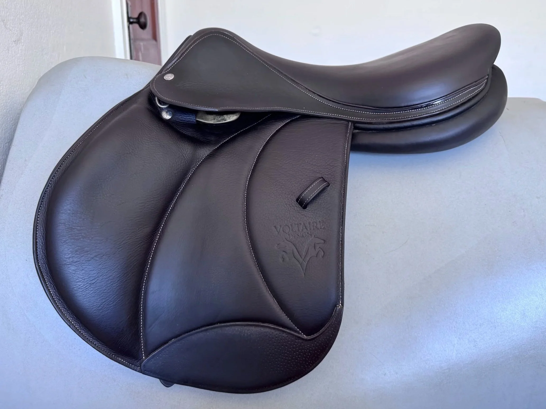 18" Voltaire Palm Beach E PRO Saddle - 2023 - 2A - Full Buffalo - EQUISENSE TECH - Left View 3