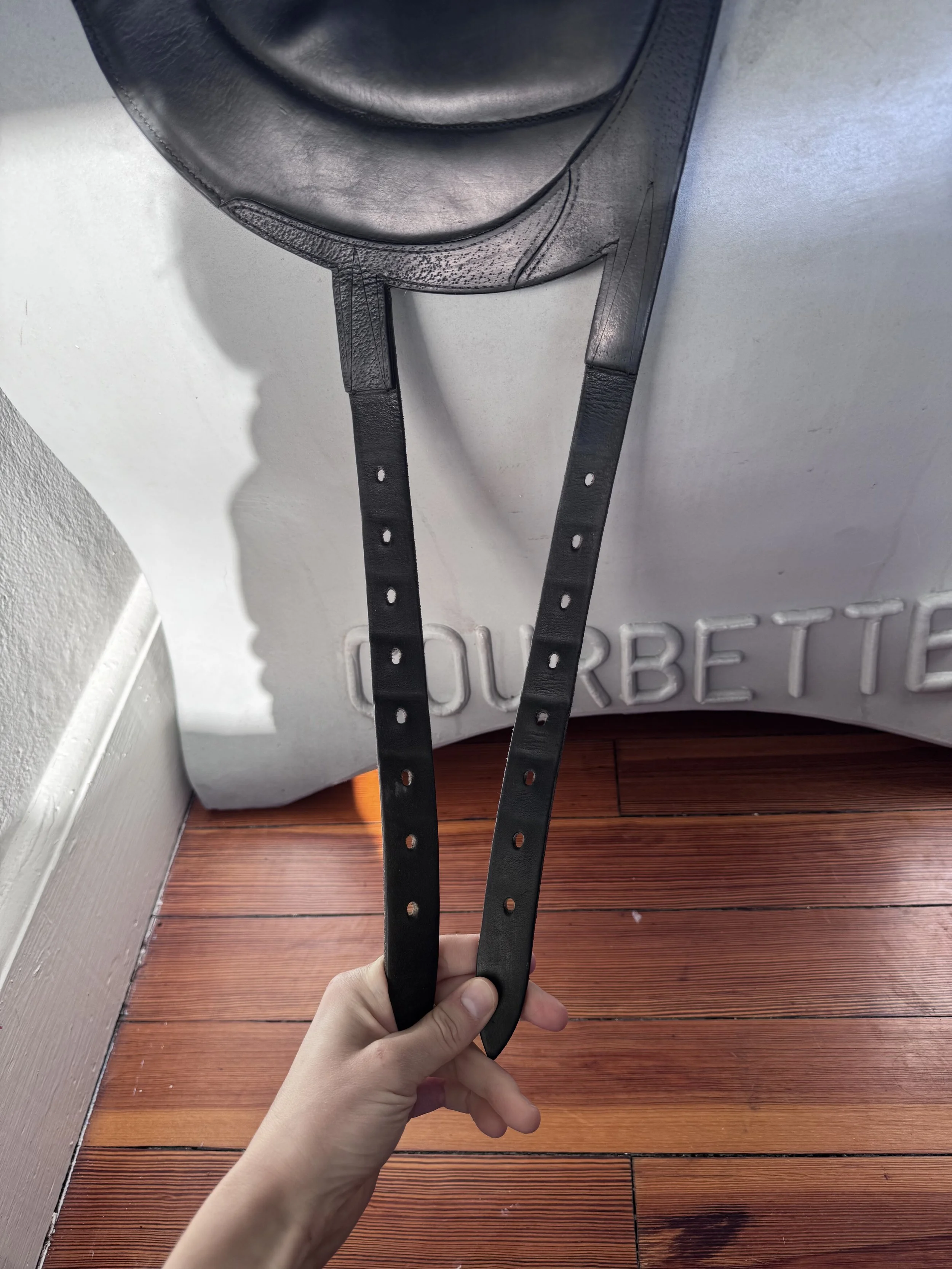 18" Devoucoux Makila Harmonie Dressage Saddle - 2018 - 2A - Billets