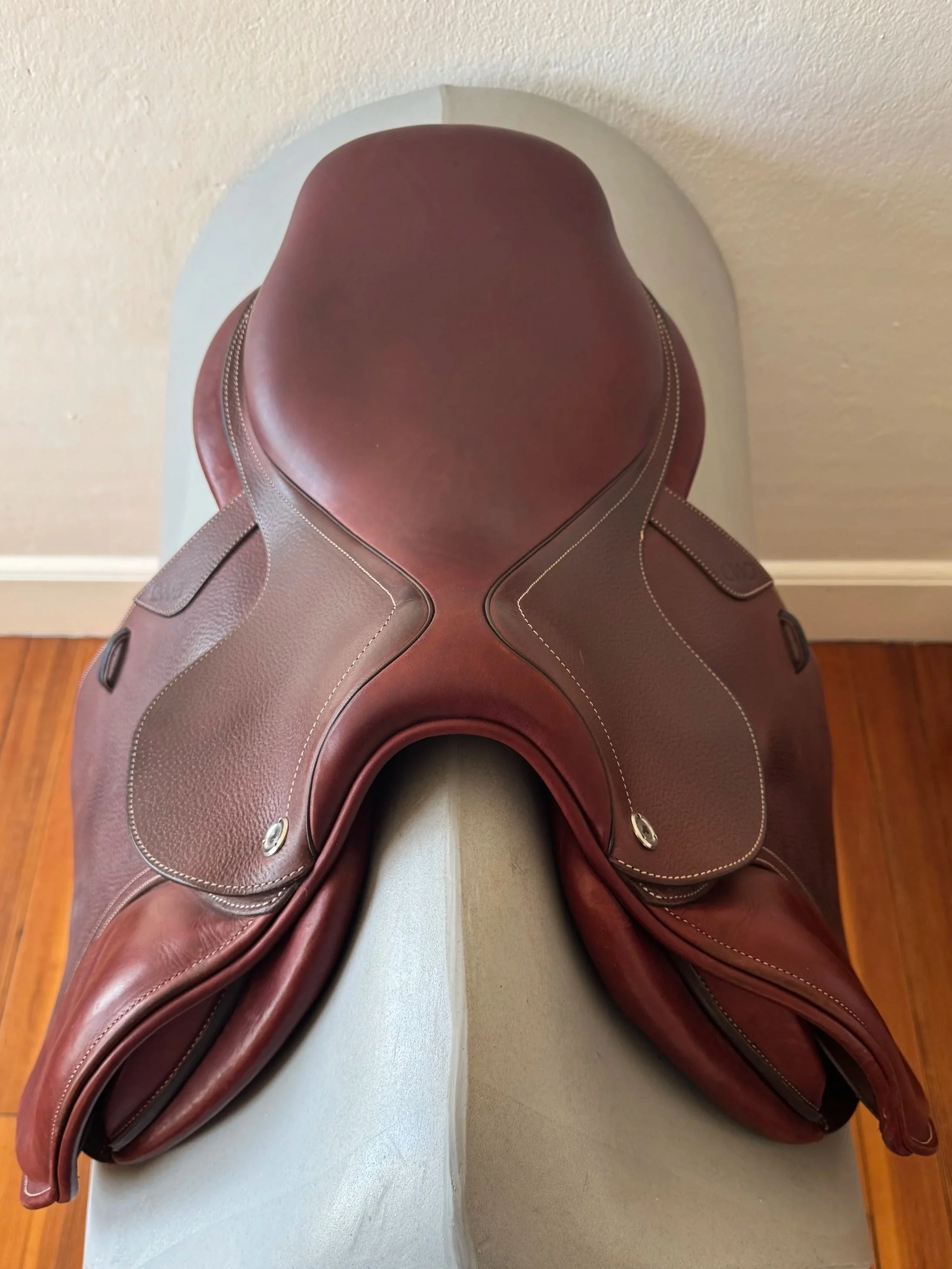 17" CWD SE03 PRO Saddle - 2024 - 1L - Grain / Buffalo - NEW - Front Panels