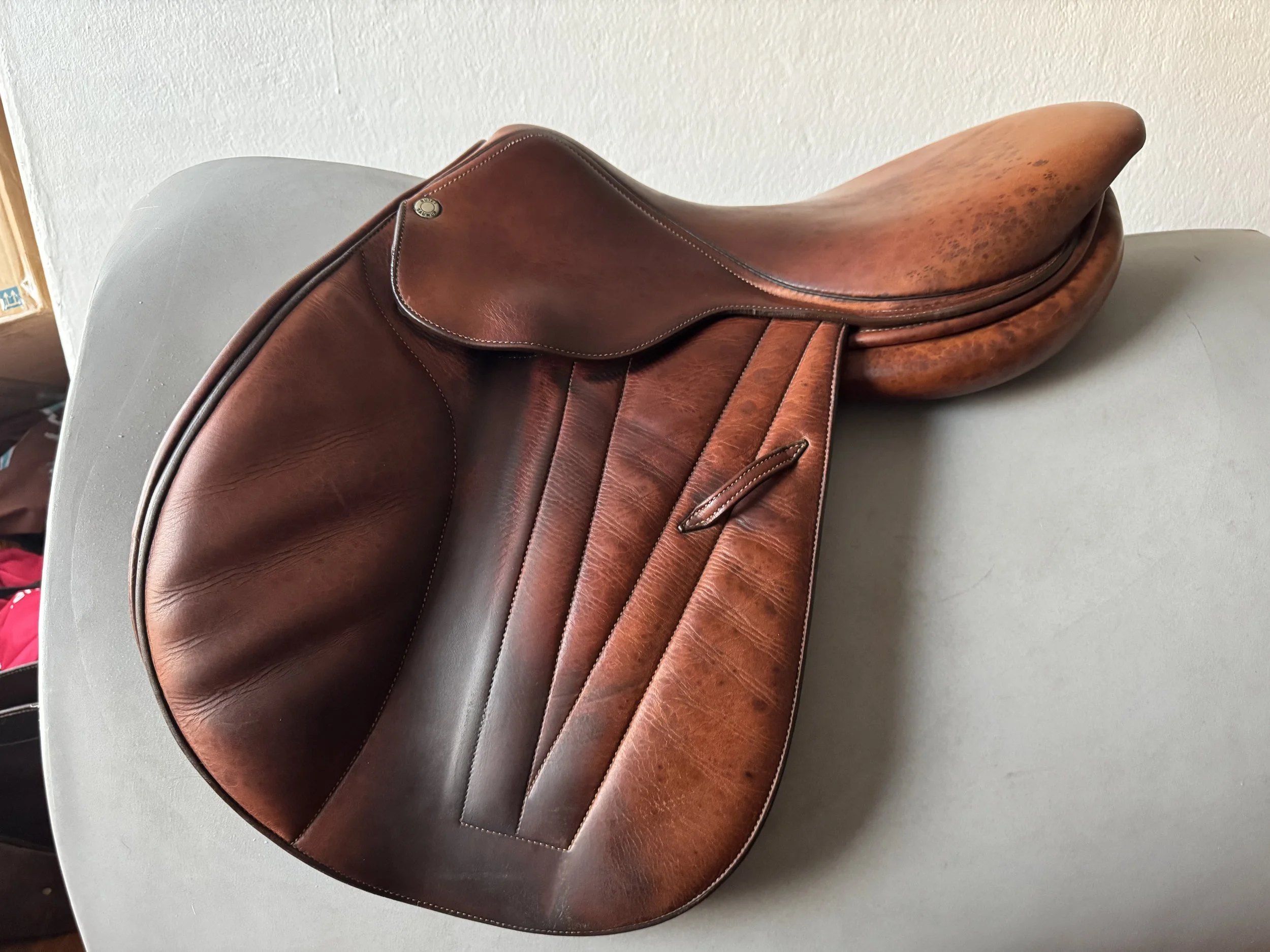 17.5" Butet Premium Saddle - 1.5 Flaps - Integrated Panels - 4.5" Tree - Left Side 5