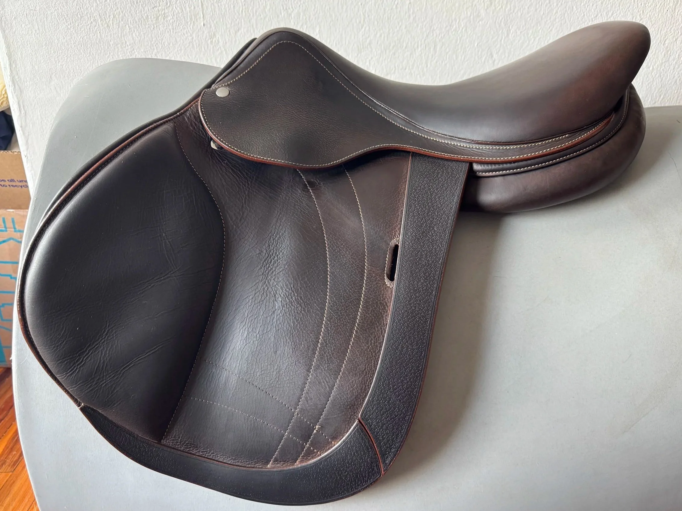 17.5" Arion Atlas Saddle - 2022 - Full Buffalo - Left View 2