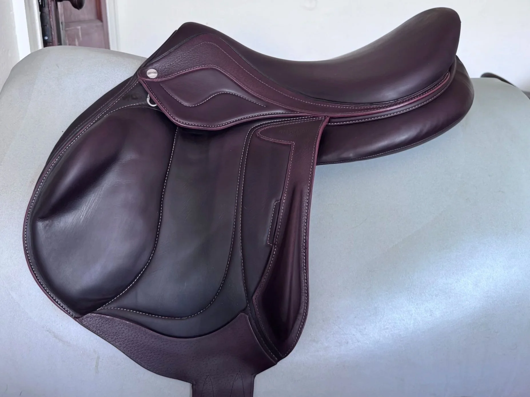 18" Devoucoux Chiberta Lab Monoflap Saddle - 2022 - 3AA - Full Buffalo - Left View 2
