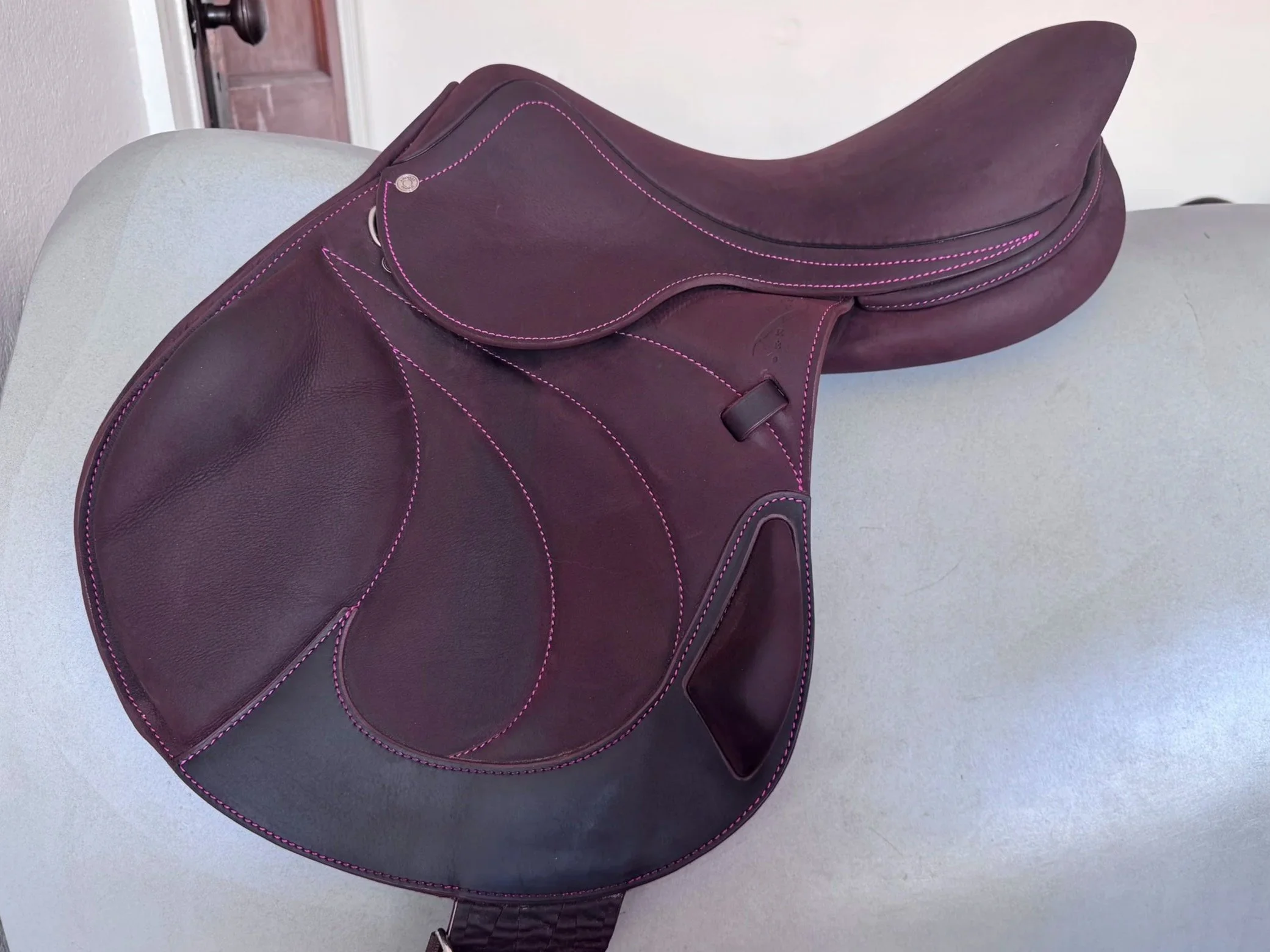 NEW! 17" Antares Connexion Monoflap - 2022 - 1AA - Full Buffalo - Custom Pink Stitching - Left View 2