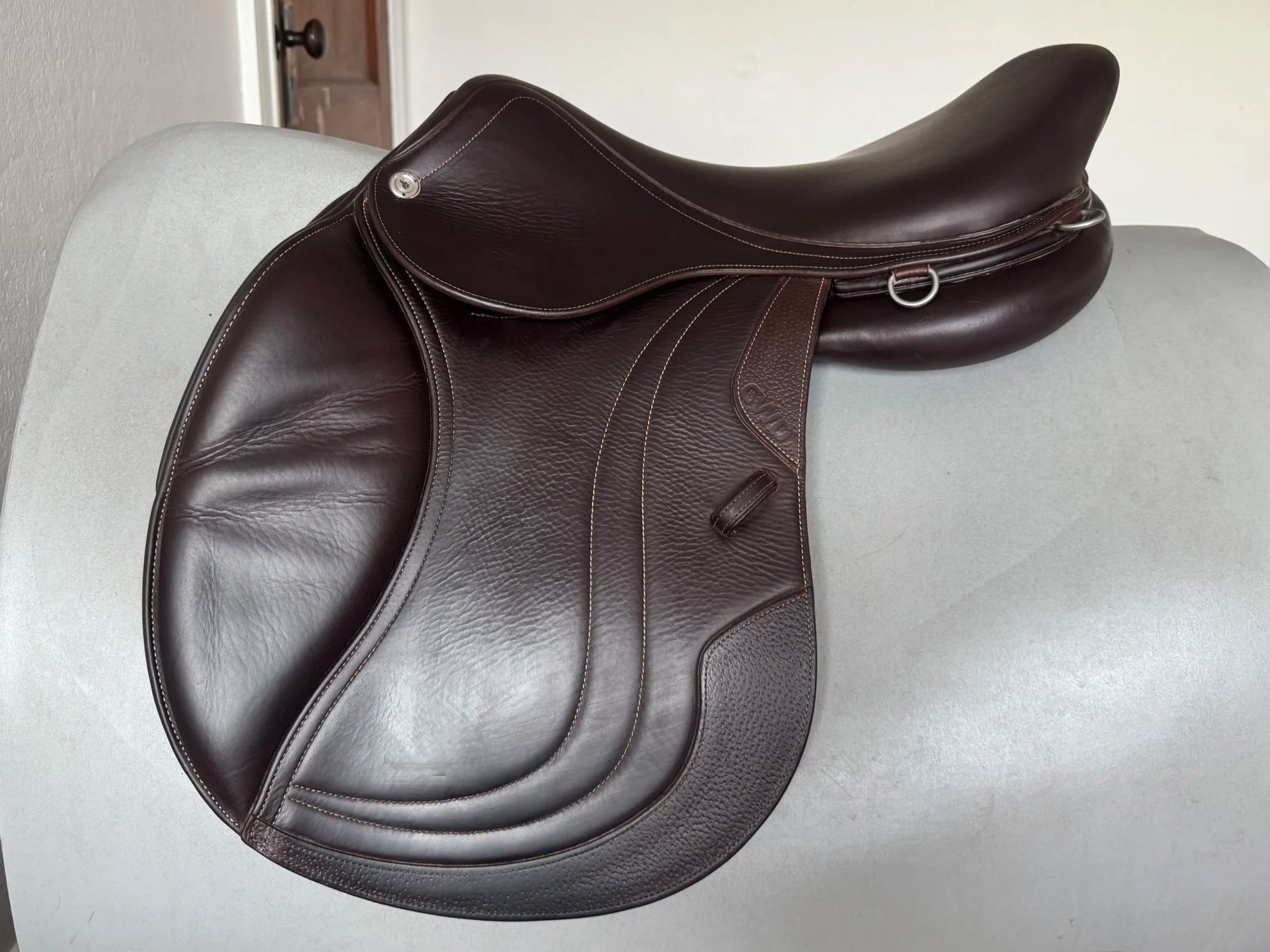18" CWD SE02 Saddle - 2019 - 3L - Full Buffalo - Left Side 2