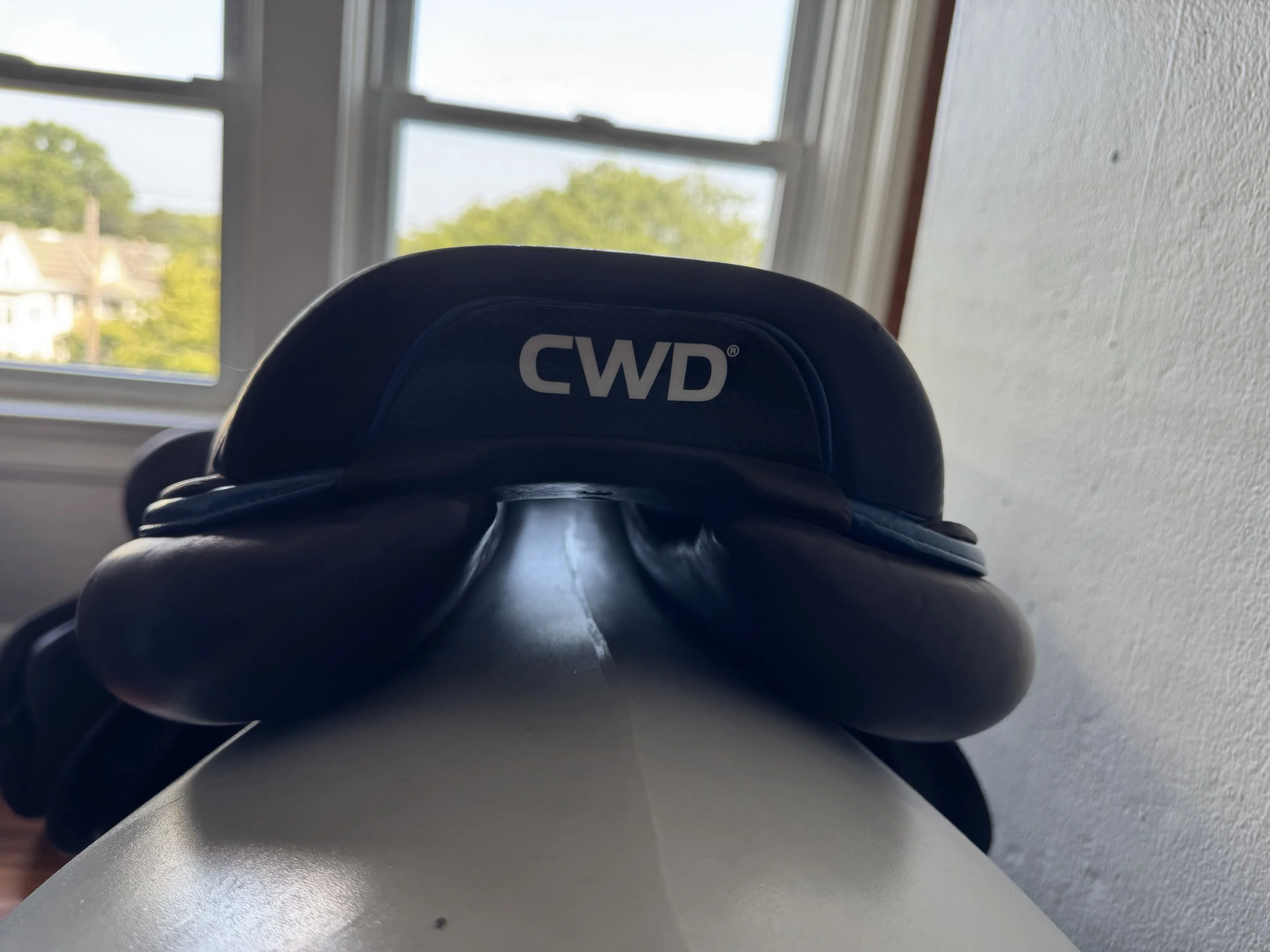 17.5" CWD Mademoiselle 2Gs Saddle - Cantle