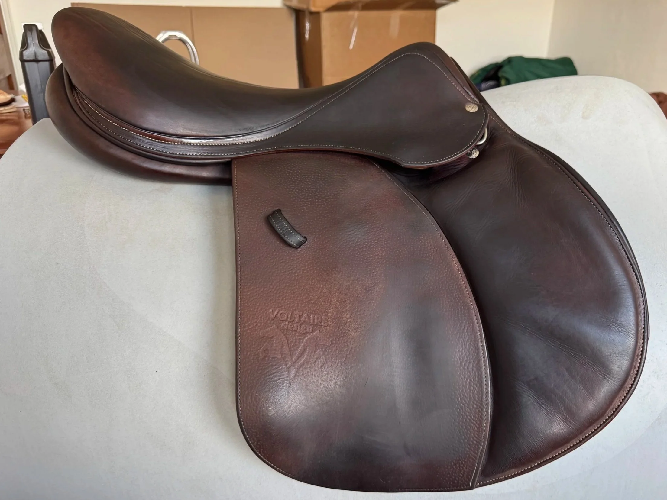 19" Voltaire Palm Beach Saddle - Right View