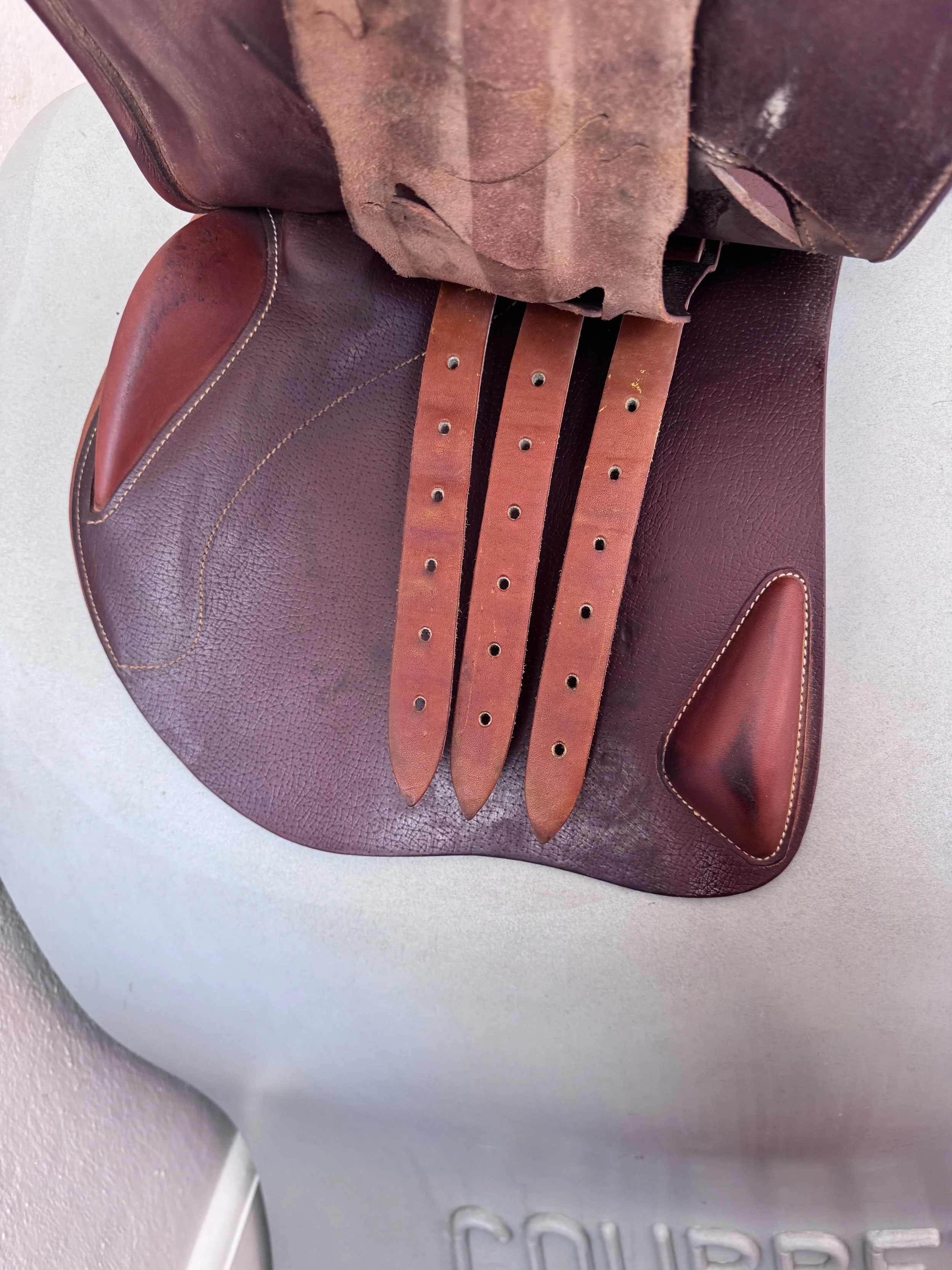 17.5" Devoucoux Oldara Saddle - 4A - Integrated Panels - Grain / Calf - Left Billets